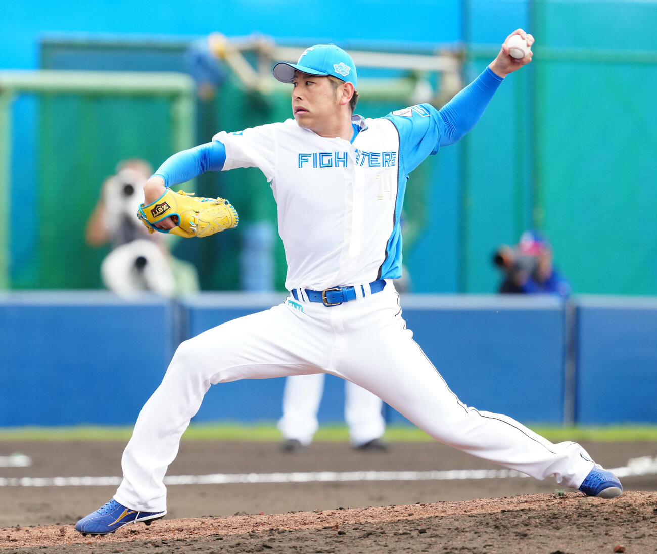 日本ハム対中日　日本ハム4番手の加藤（撮影・江口和貴）