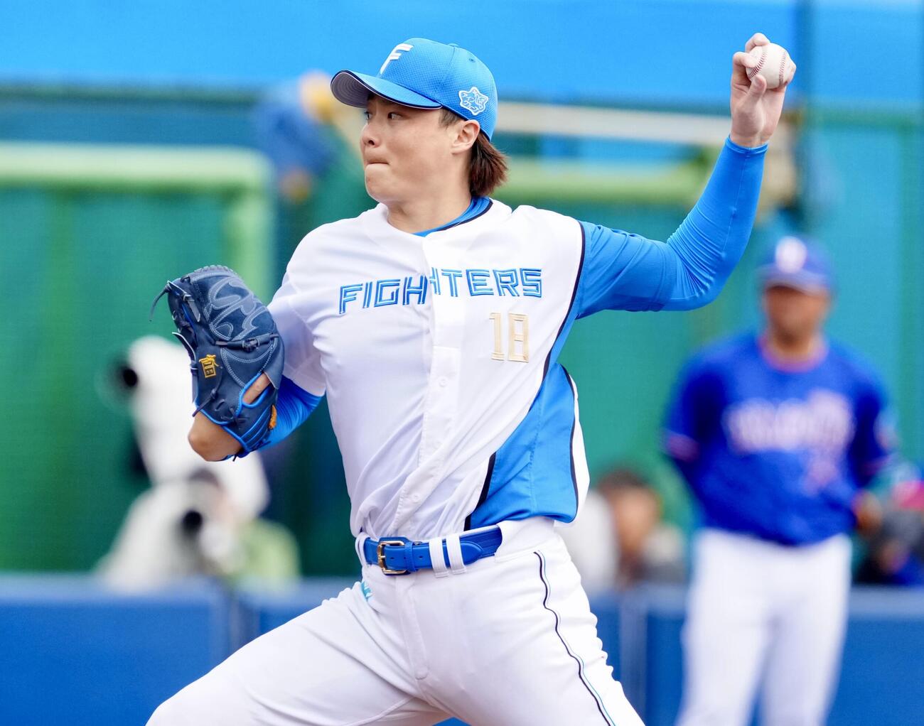 練習試合　日本ハム対中日　日本ハム2番手の山崎（撮影・江口和貴）