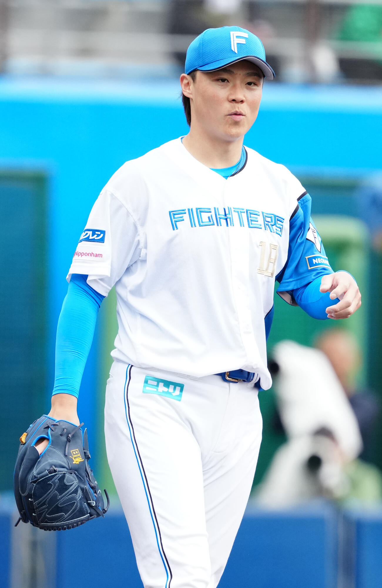 日本ハム対中日　4回表中日無死、スクリューで知野から空振り三振を奪った山崎（撮影・江口和貴）