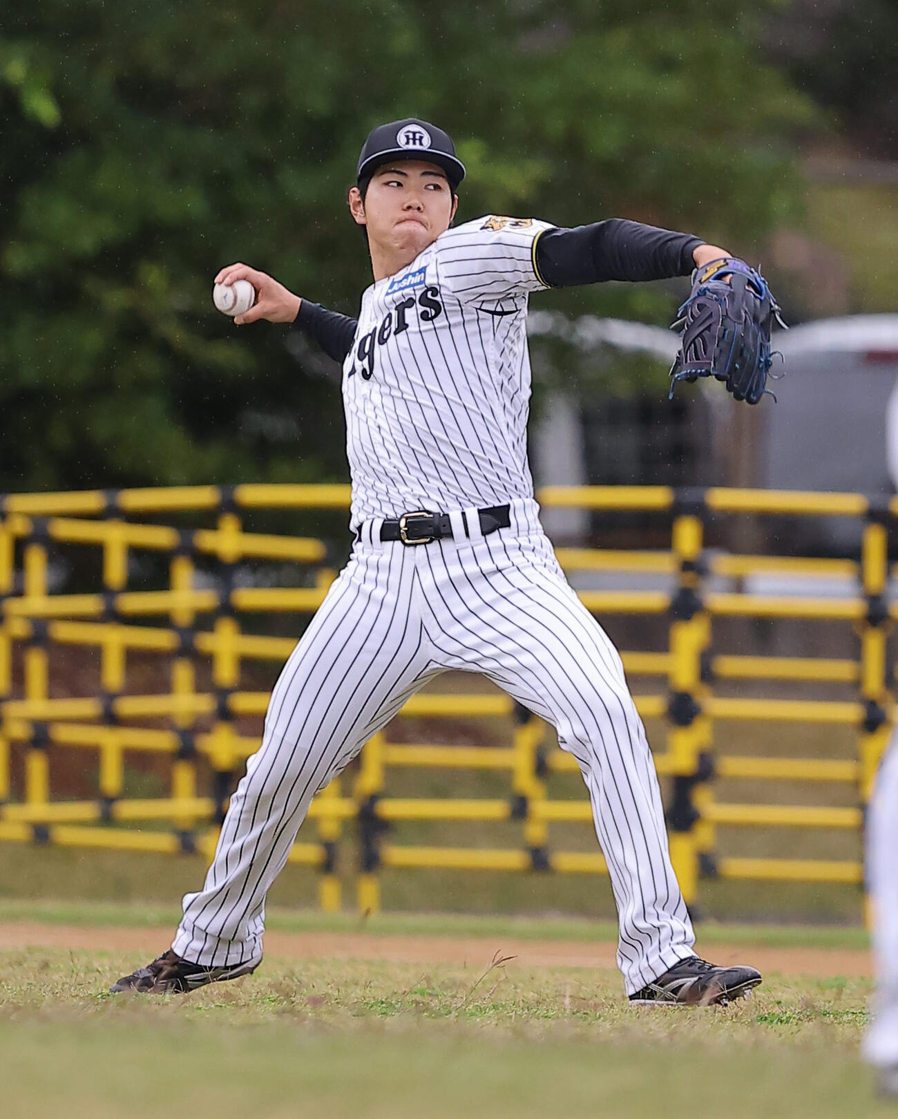 キャッチボールをする阪神工藤（撮影・上田博志）