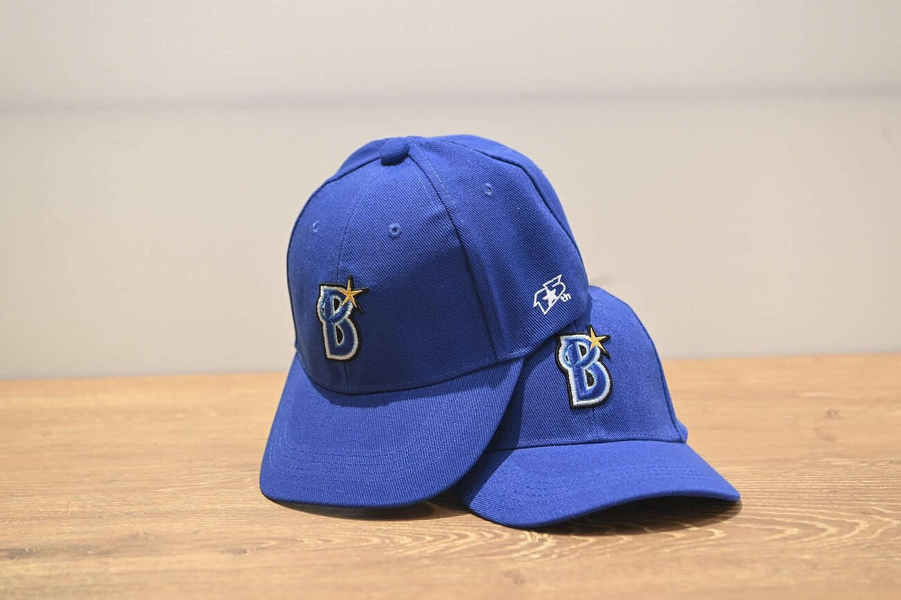 神奈川県内43万人の小学生に「15th MEMORIAL CAP」をプレゼント（球団提供）