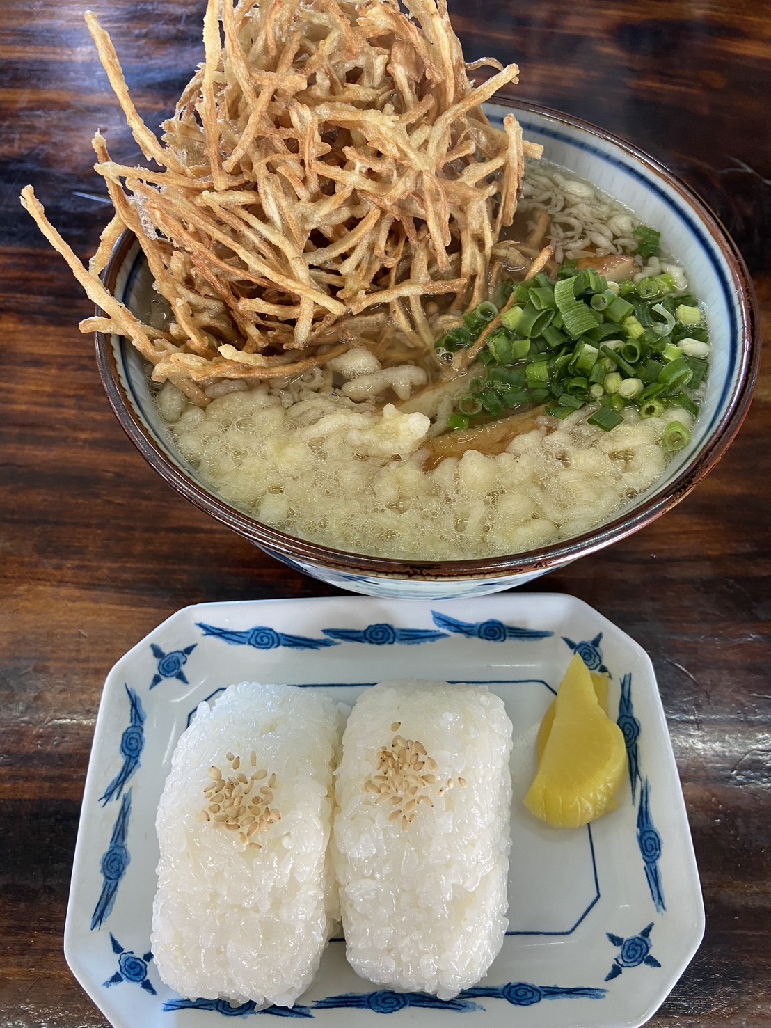 宮崎名物うどんの名店「忠太郎茶屋」（現鬼玉うどん）のごぼう天うどん（撮影・小早川宗一郎）