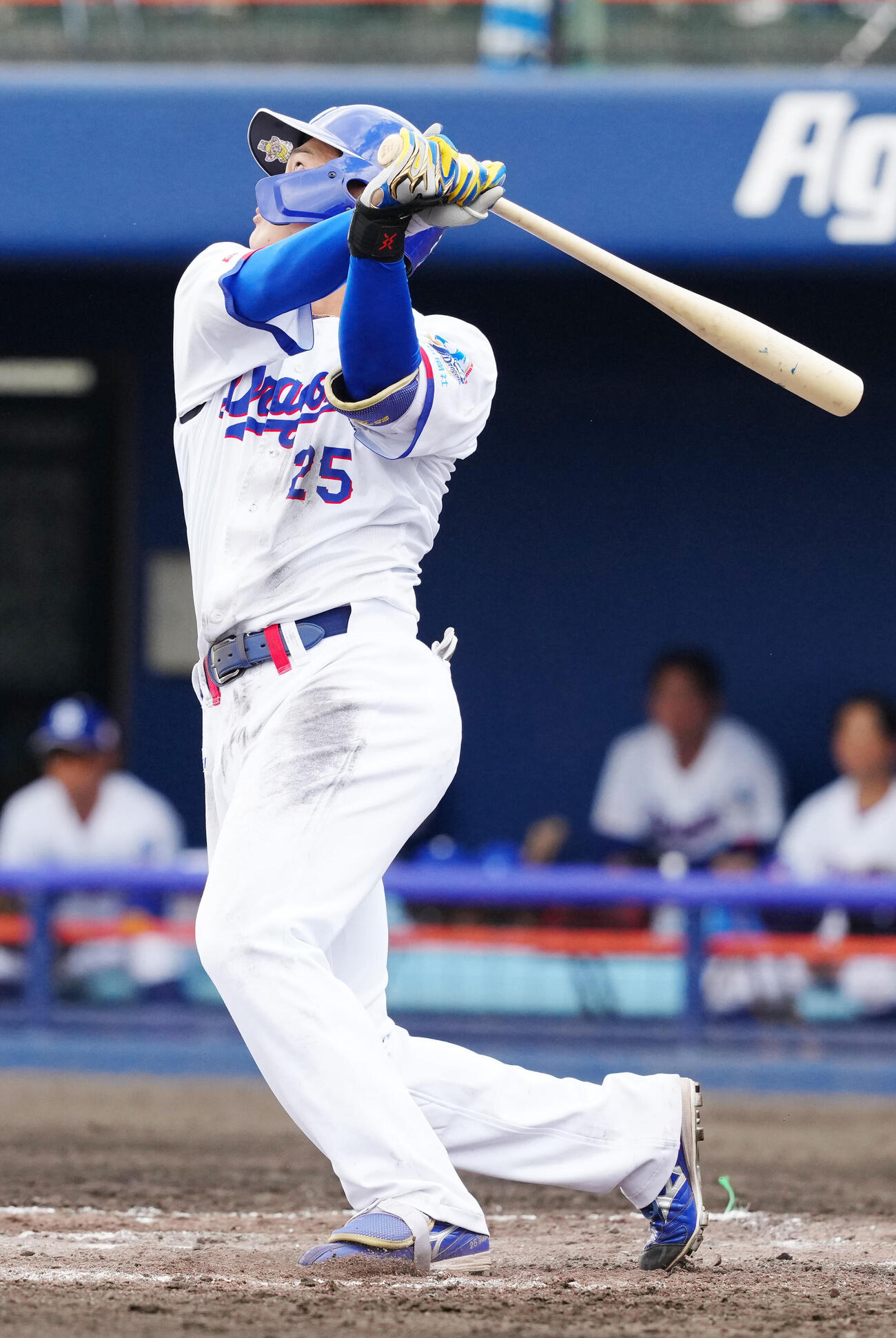 中日対日本ハム　6回裏中日無死二、三塁、犠飛を放つ石川昂（撮影・江口和貴）