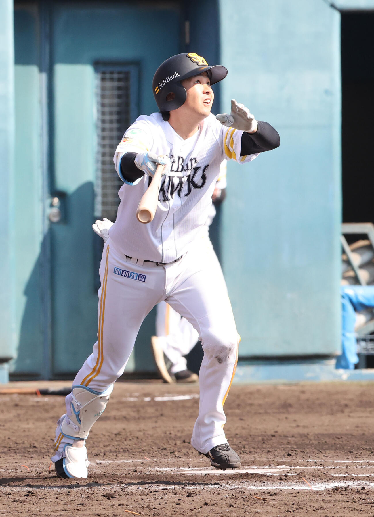 紅白戦　5回裏白2死一、二塁、川瀬は右中間に逆転となる3点本塁打を放つ（撮影・梅根麻紀）