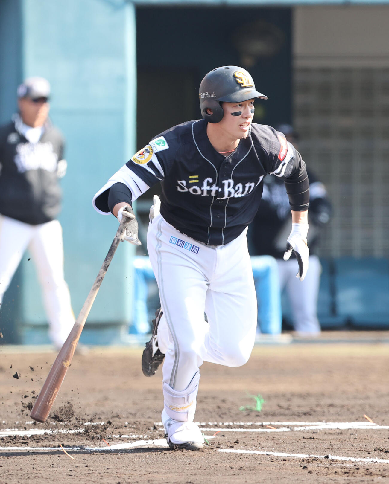 紅白戦　1回表紅1死二塁、栗原は右前に先制適時打を放つ（撮影・梅根麻紀）
