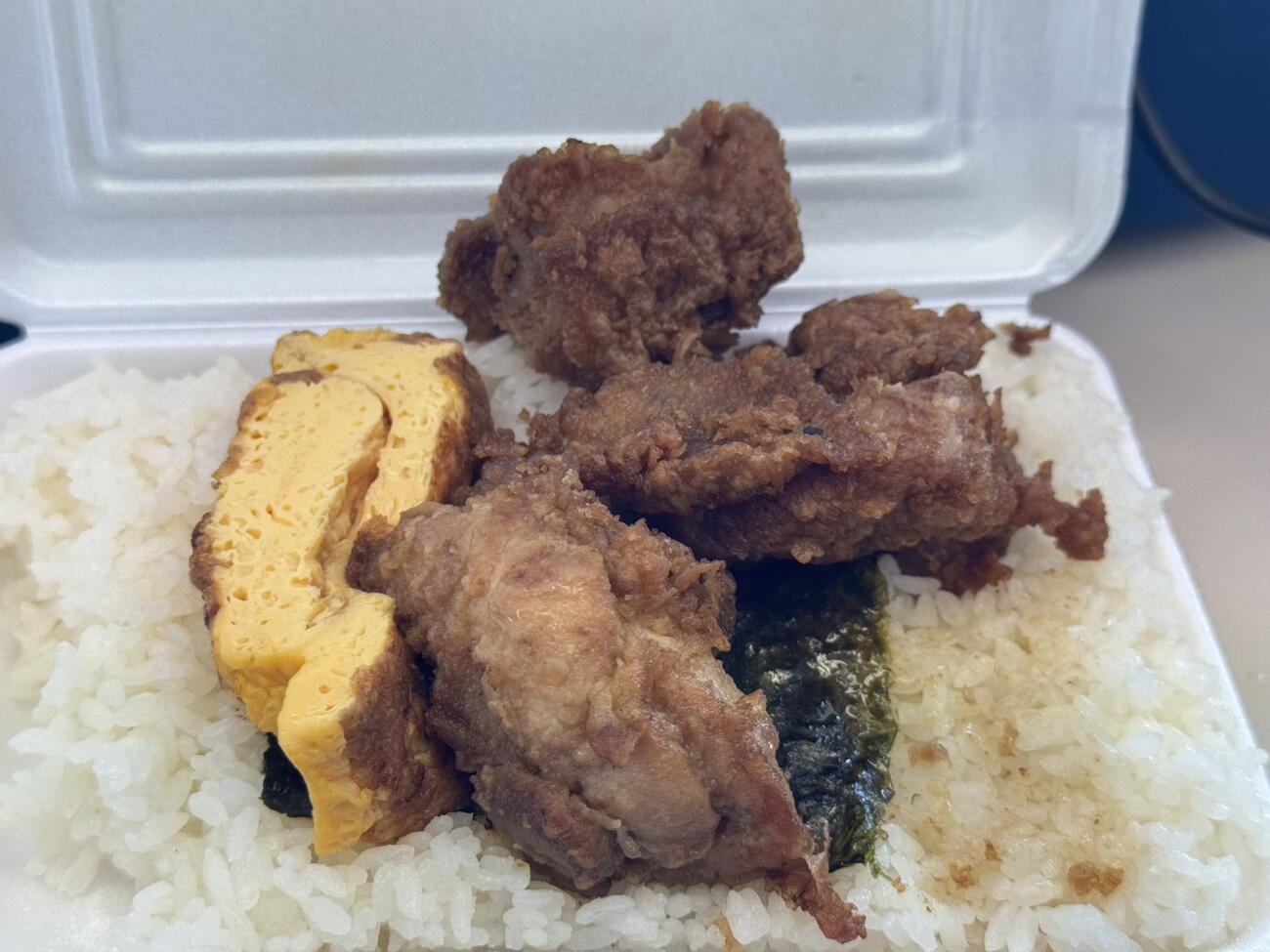 「ほっかま弁当」ののり弁当（650円）はボリュームたっぷり（撮影・小早川宗一郎）