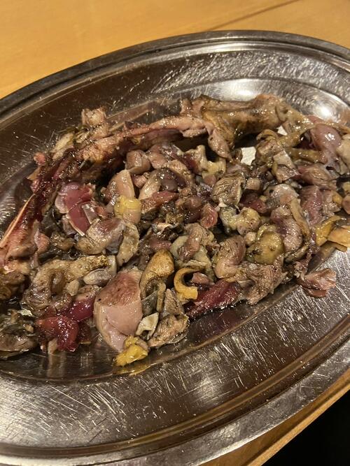 宮崎名物の「地鶏」（撮影・小早川宗一郎）