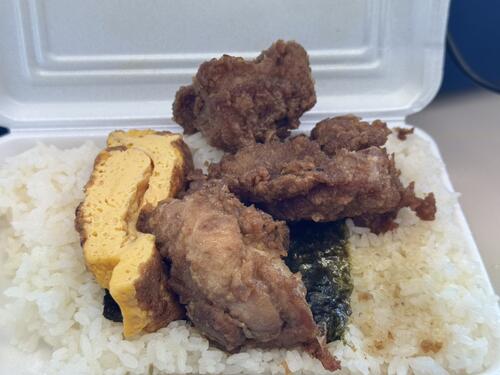 「ほっかま弁当」ののり弁当（650円）はボリュームたっぷり（撮影・小早川宗一郎）