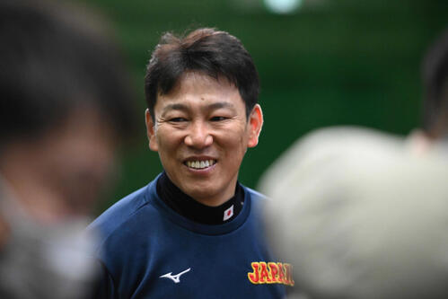 チェコ戦に向けて取材に応じる日本代表井端監督（代表撮影）