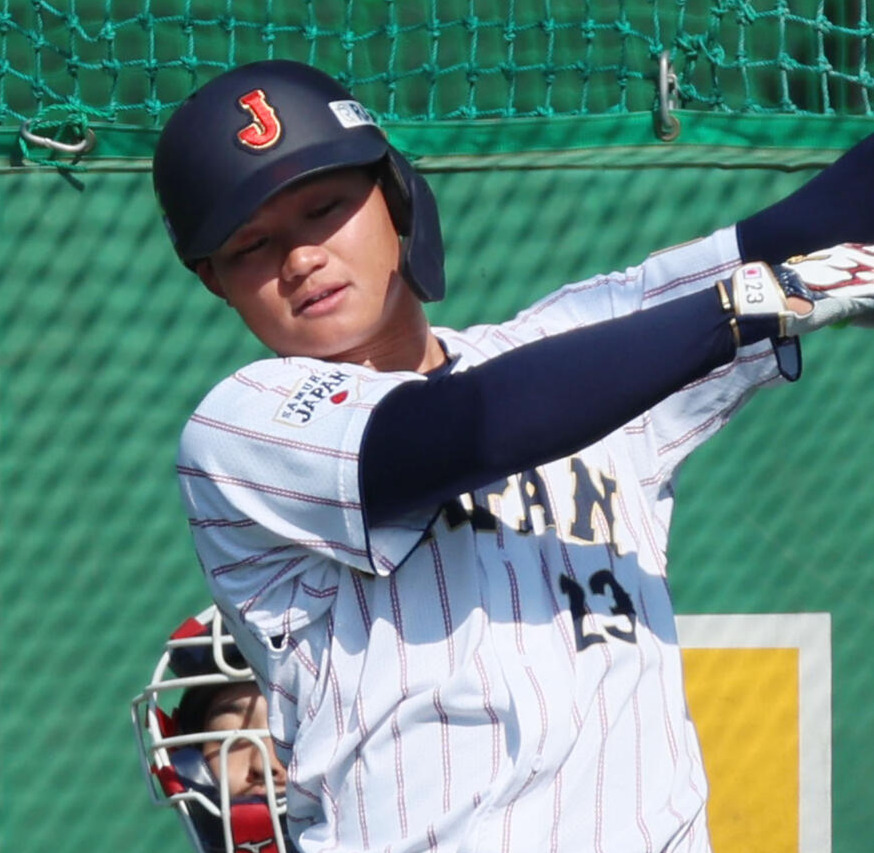 19日、打撃練習する侍ジャパン森下