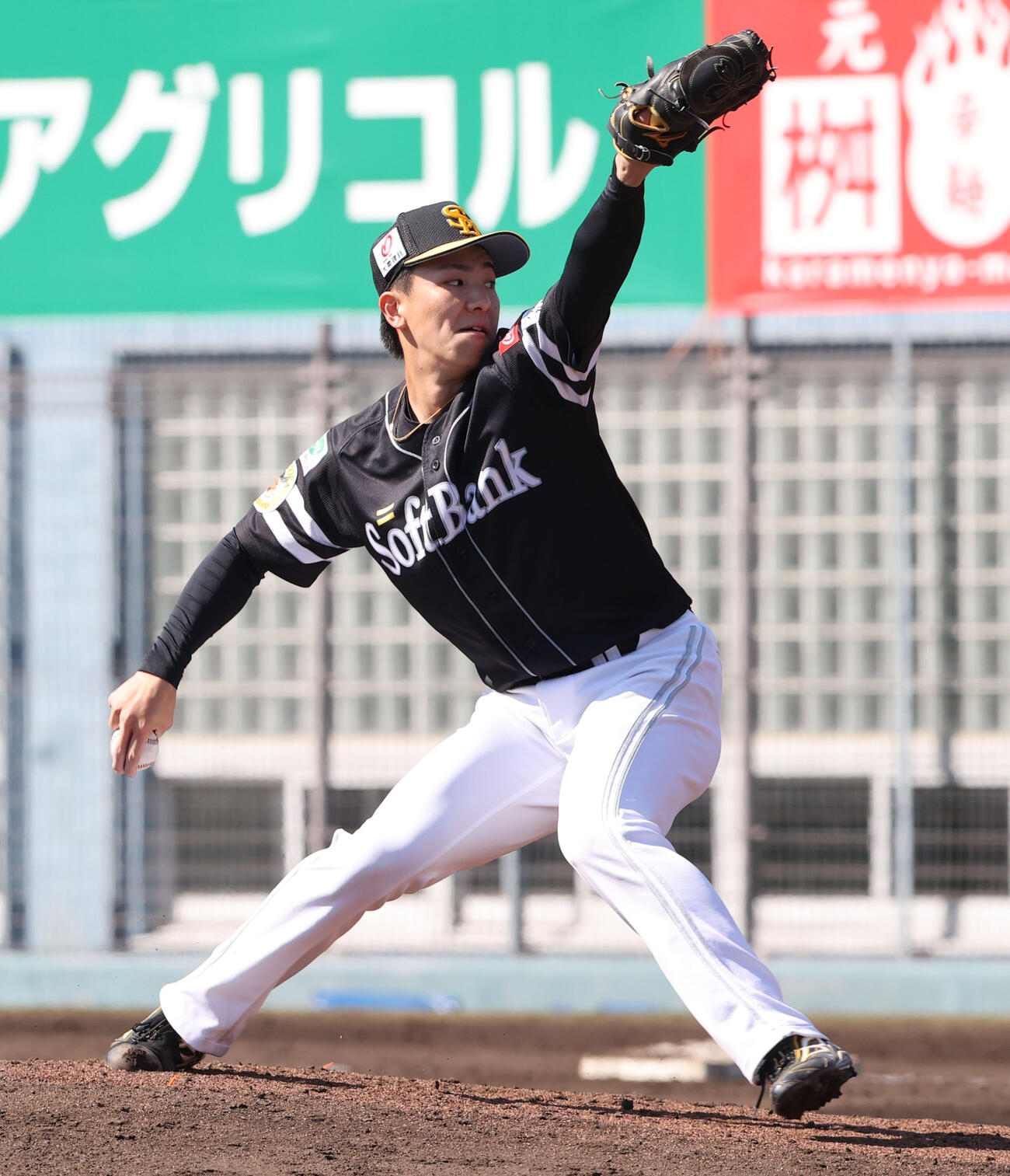 紅白戦　4回から登板した藤原は2イニングを投げ無失点と好投（撮影・梅根麻紀）