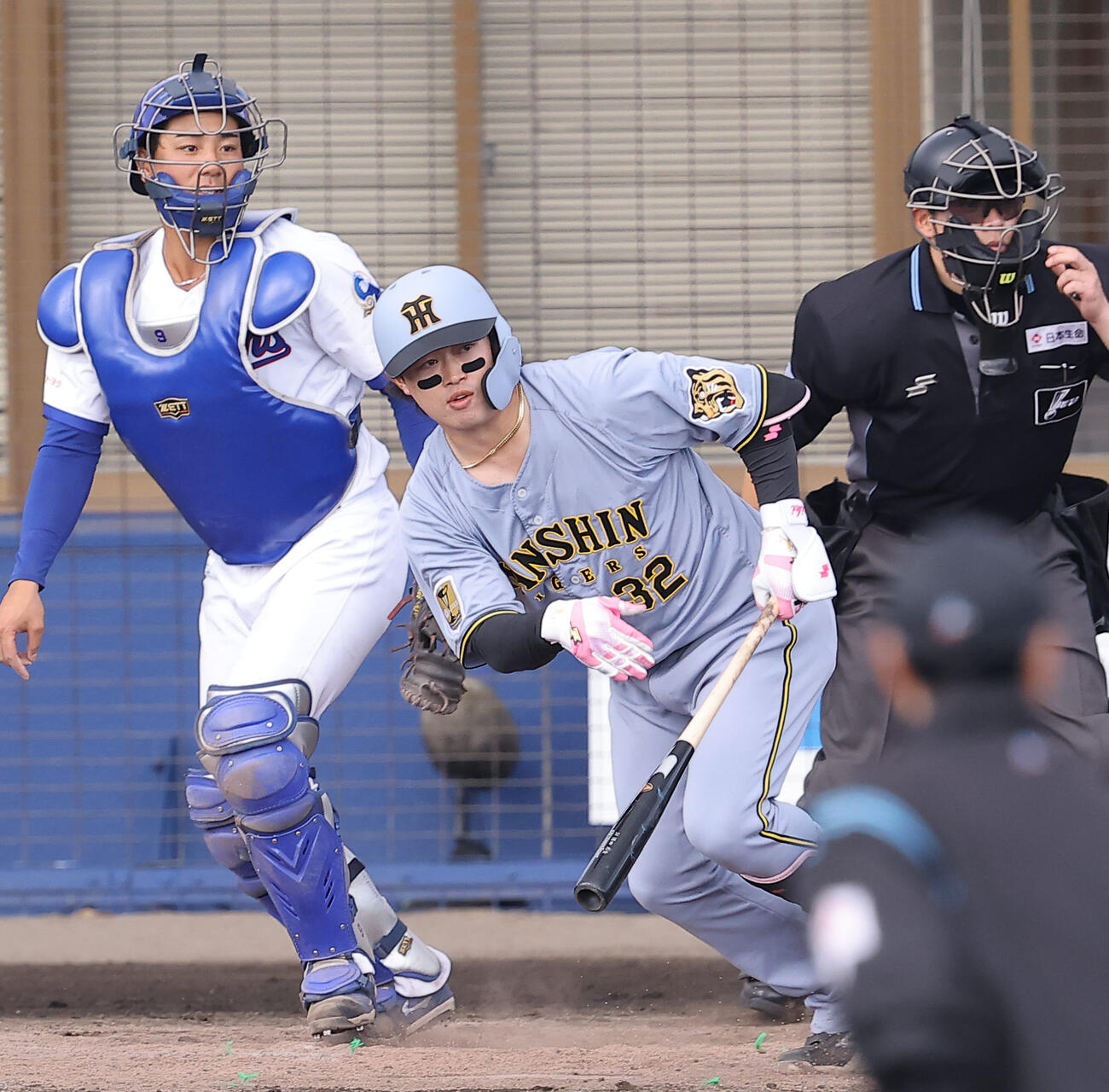 中日対阪神　4回表阪神1死一塁、浜田は安打を放つ（撮影・上田博志）