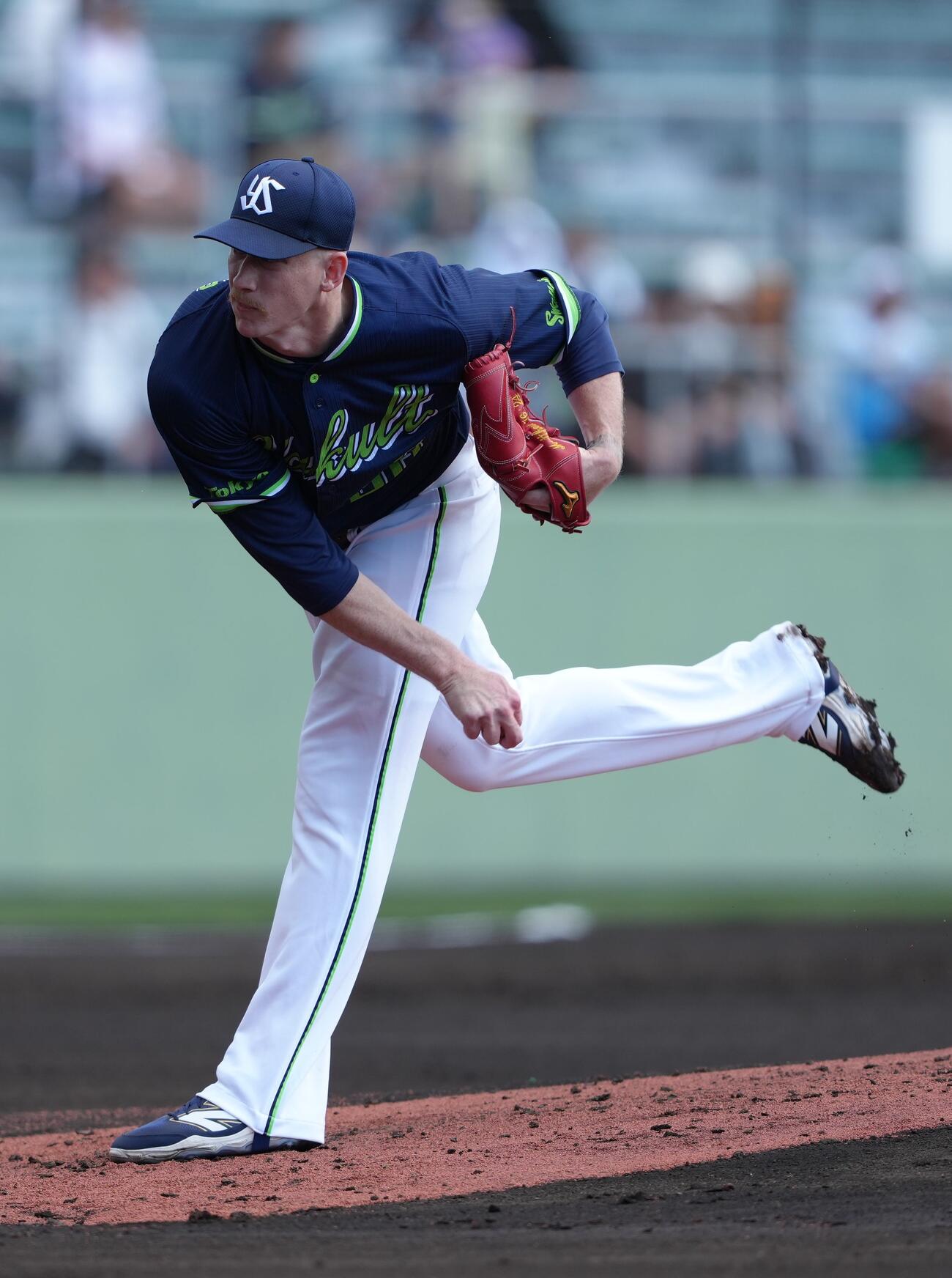 巨人対ヤクルト　ヤクルト先発のウォルターズ（撮影・足立雅史）