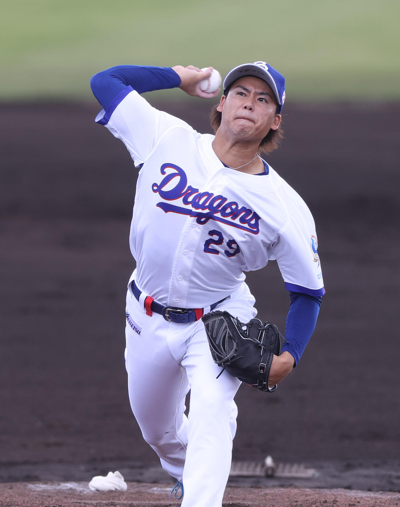 オープン戦　中日対阪神　3回表、力投する中日松木平（撮影・上山淳一）