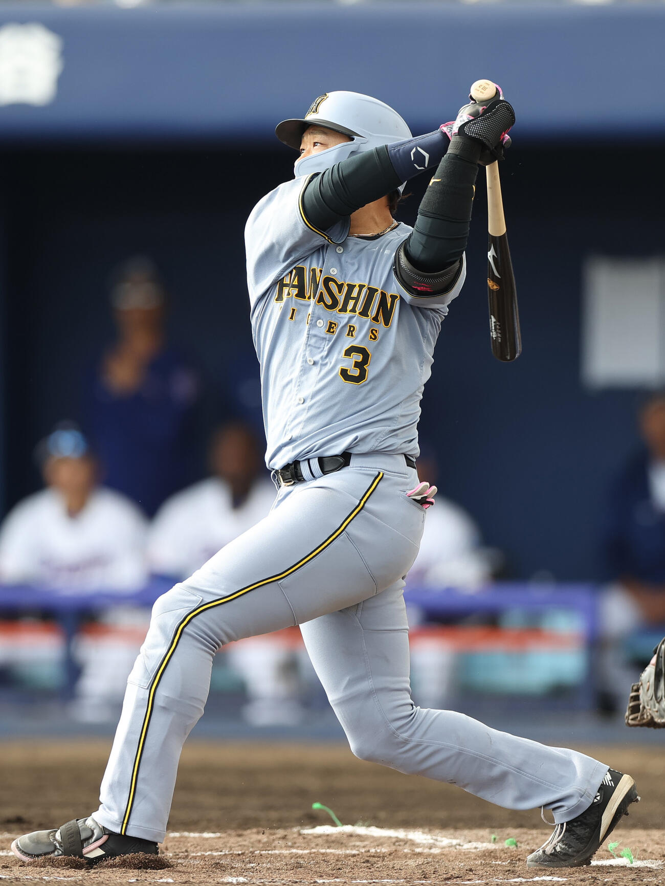 オープン戦　中日対阪神　6回表阪神2死、大山は中二塁打を放つ（撮影・上山淳一）