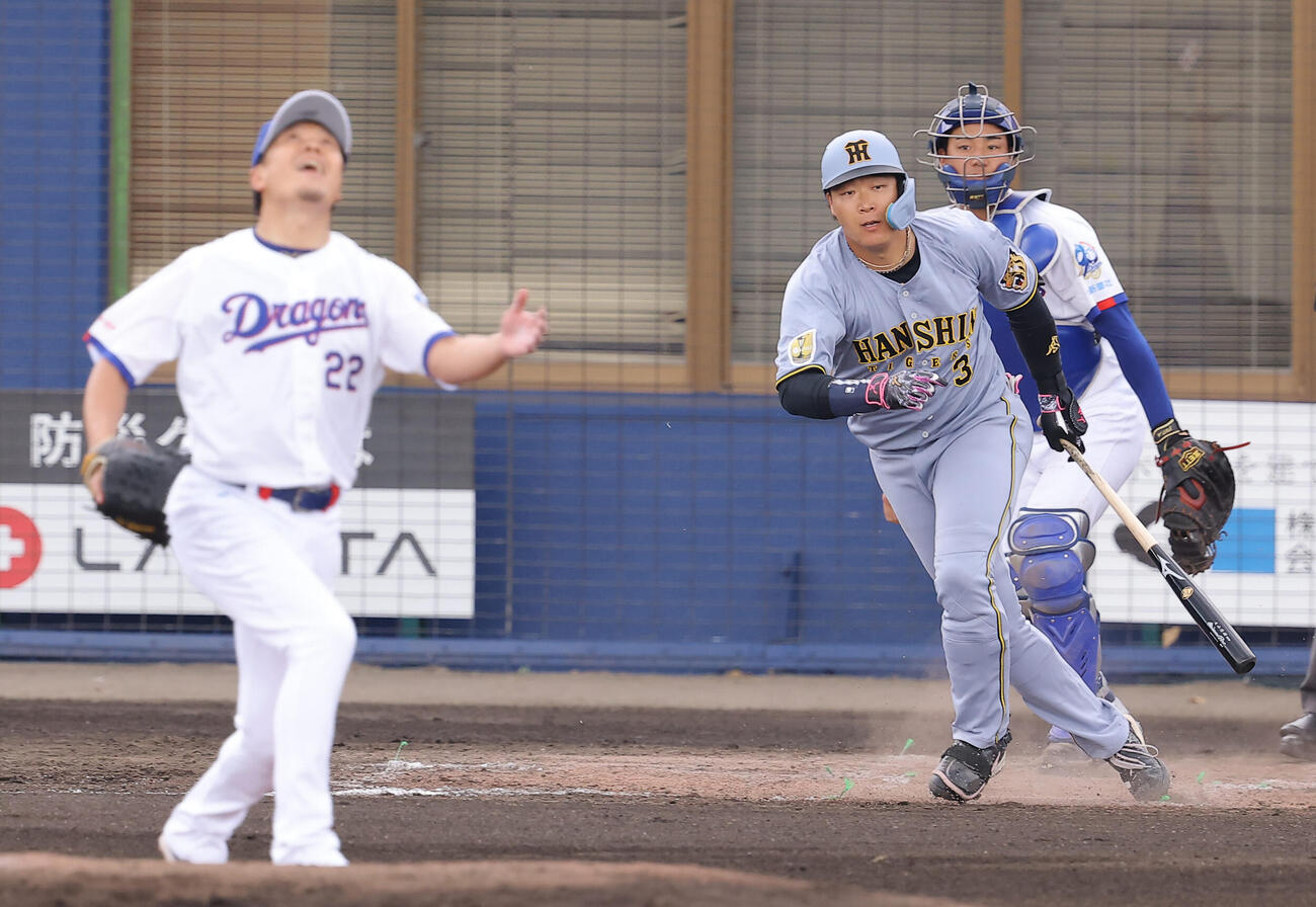 中日対阪神　2回表阪神無死、大山は大野から安打を放つ（撮影・上田博志）
