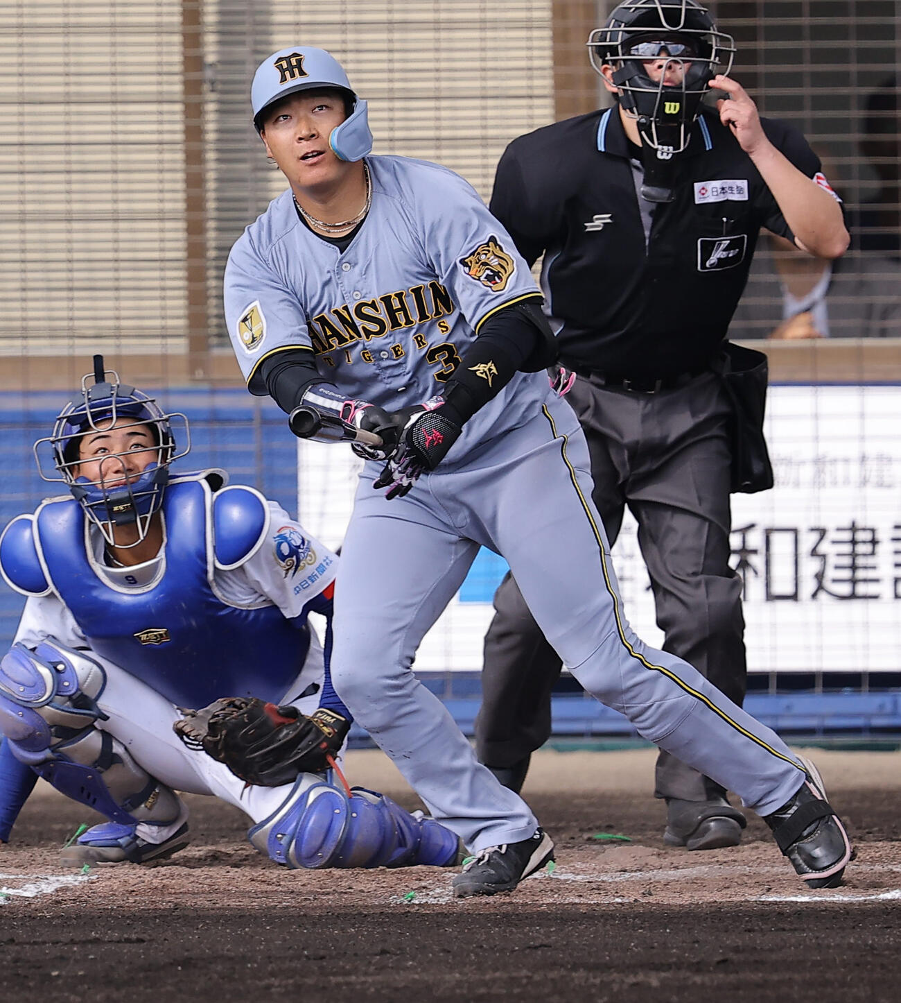 中日対阪神　6回表阪神2死、大山は二塁打を放つ（撮影・上田博志）