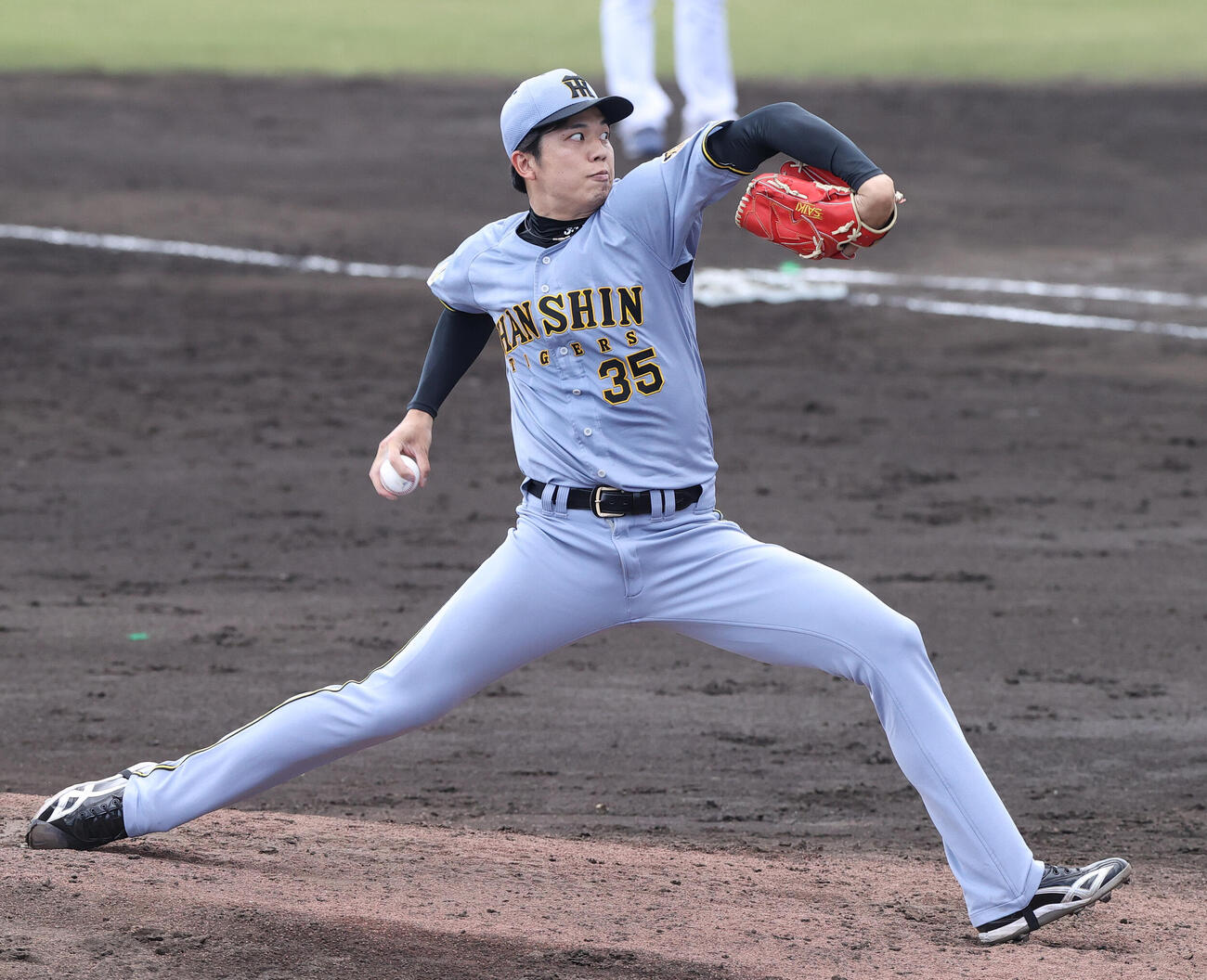 オープン戦　中日対阪神　4回裏、力投する阪神才木（撮影・上山淳一）