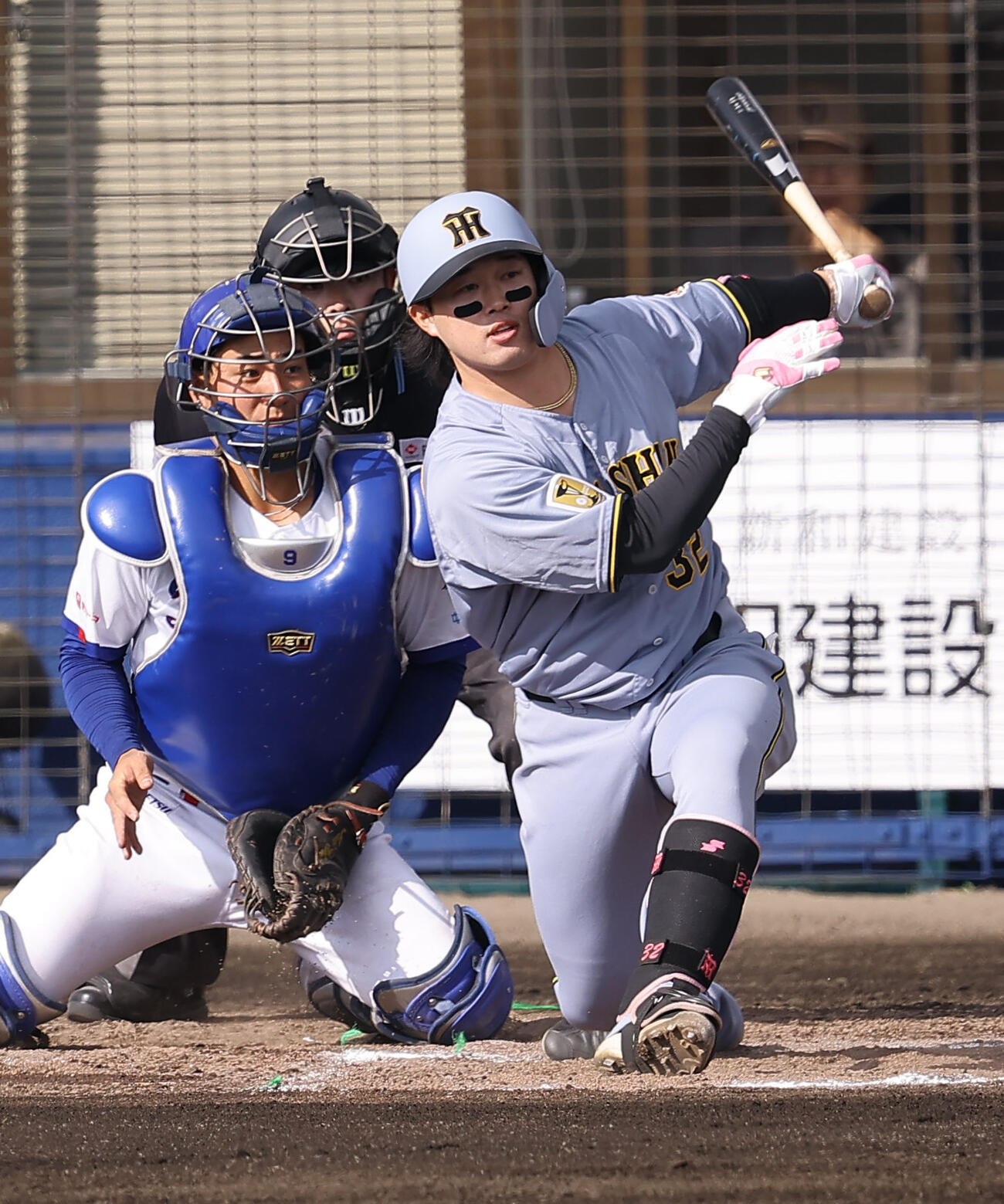 中日対阪神　6回表阪神2死二塁、浜田は同点適時打を放つ（撮影・上田博志）