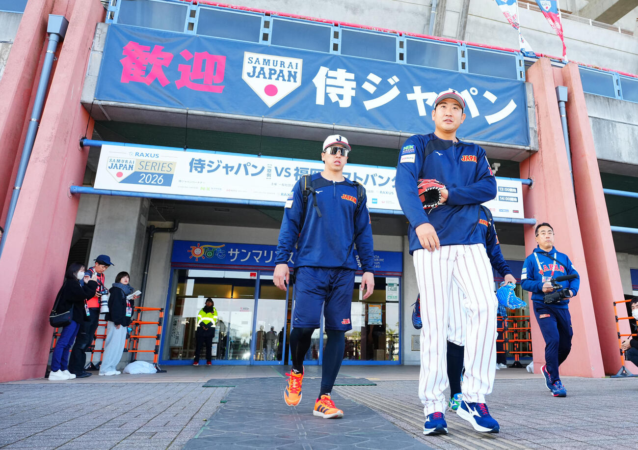 侍ジャパン】壮行試合効果で宮崎は早朝から大盛り上がり グッズ売り場