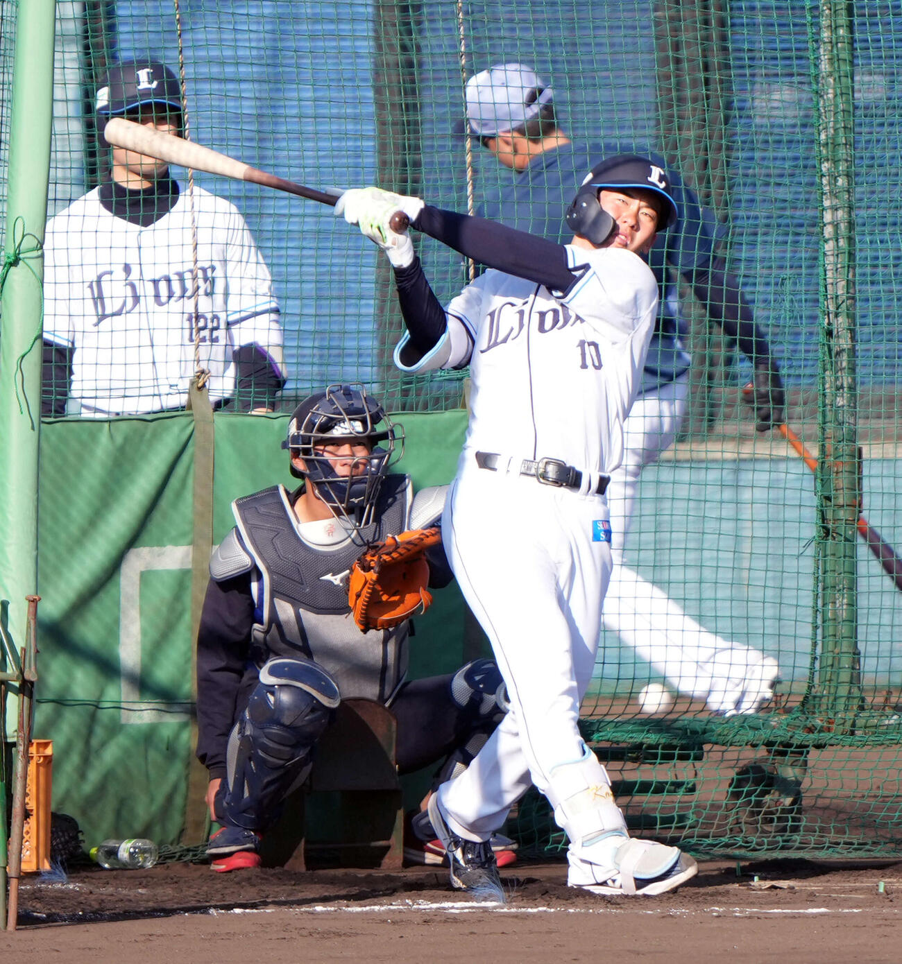 打撃練習を行う西武ドラフト1位の小島（撮影・小島史椰）（26年2月1日）