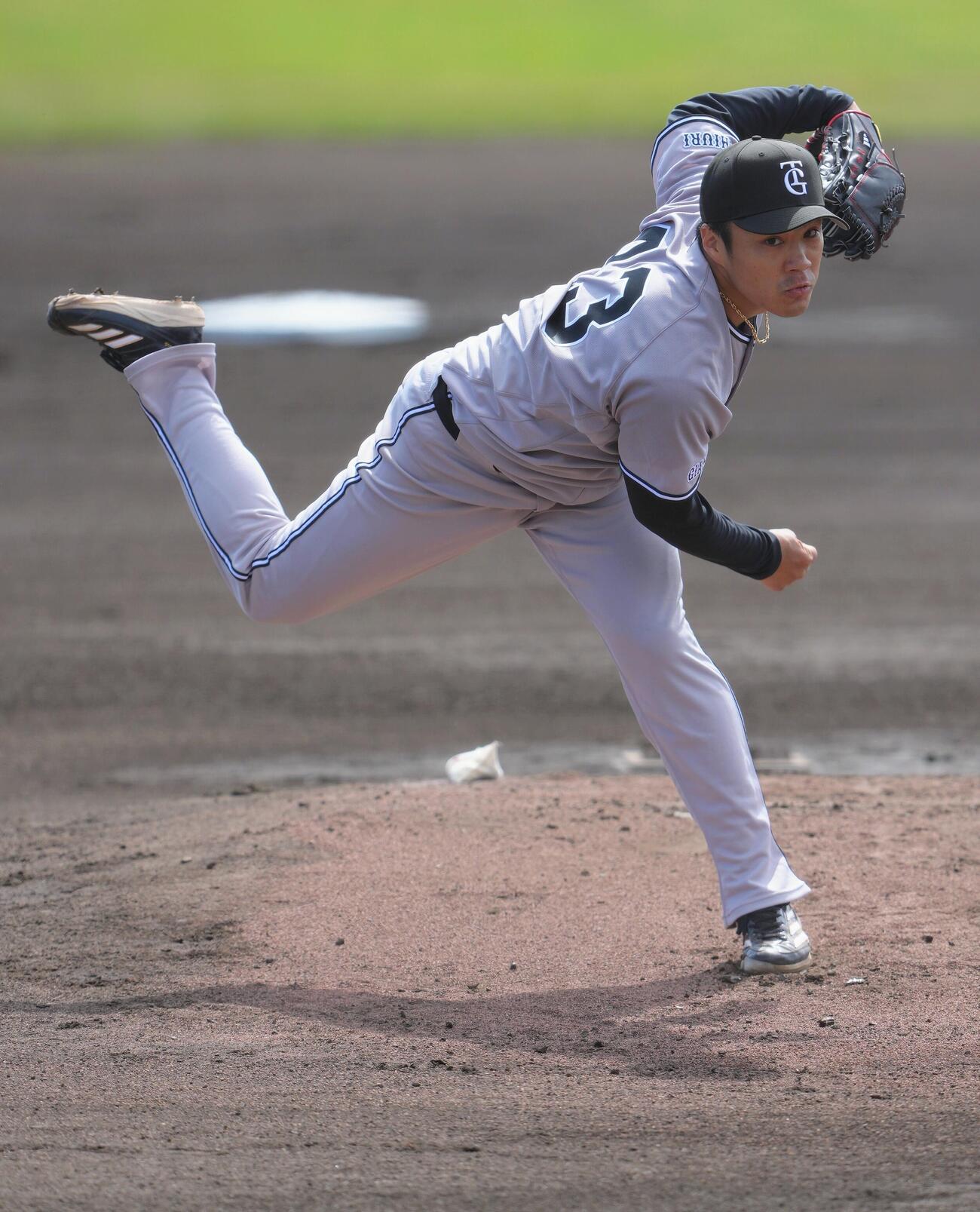 中日対巨人　巨人先発の則本（撮影・足立雅史）