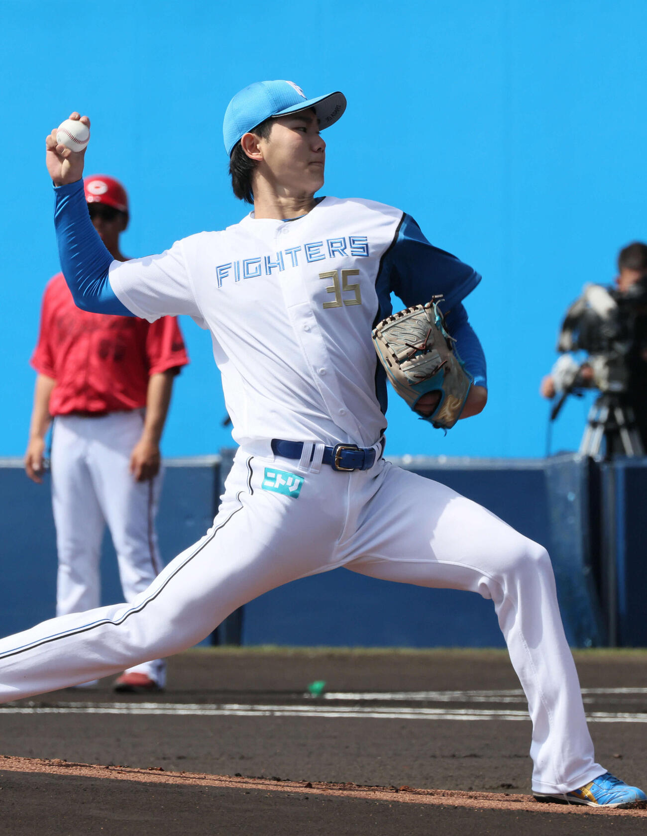 日本ハム対広島　日本ハム先発の浅利（撮影・加藤孝規）