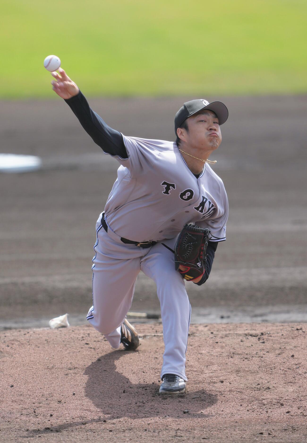 中日対巨人　巨人先発の則本（撮影・足立雅史）