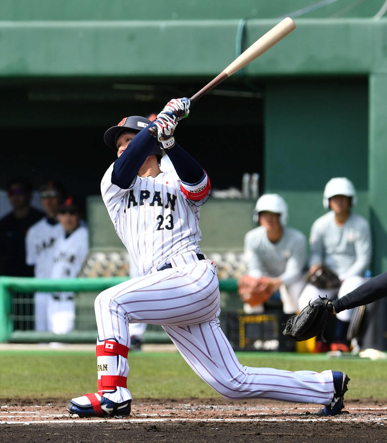 日本対ソフトバンク　1回裏日本無死満塁、森下は勝ち越しの左越え2点適時二塁打を放つ（撮影・岩下翔太）