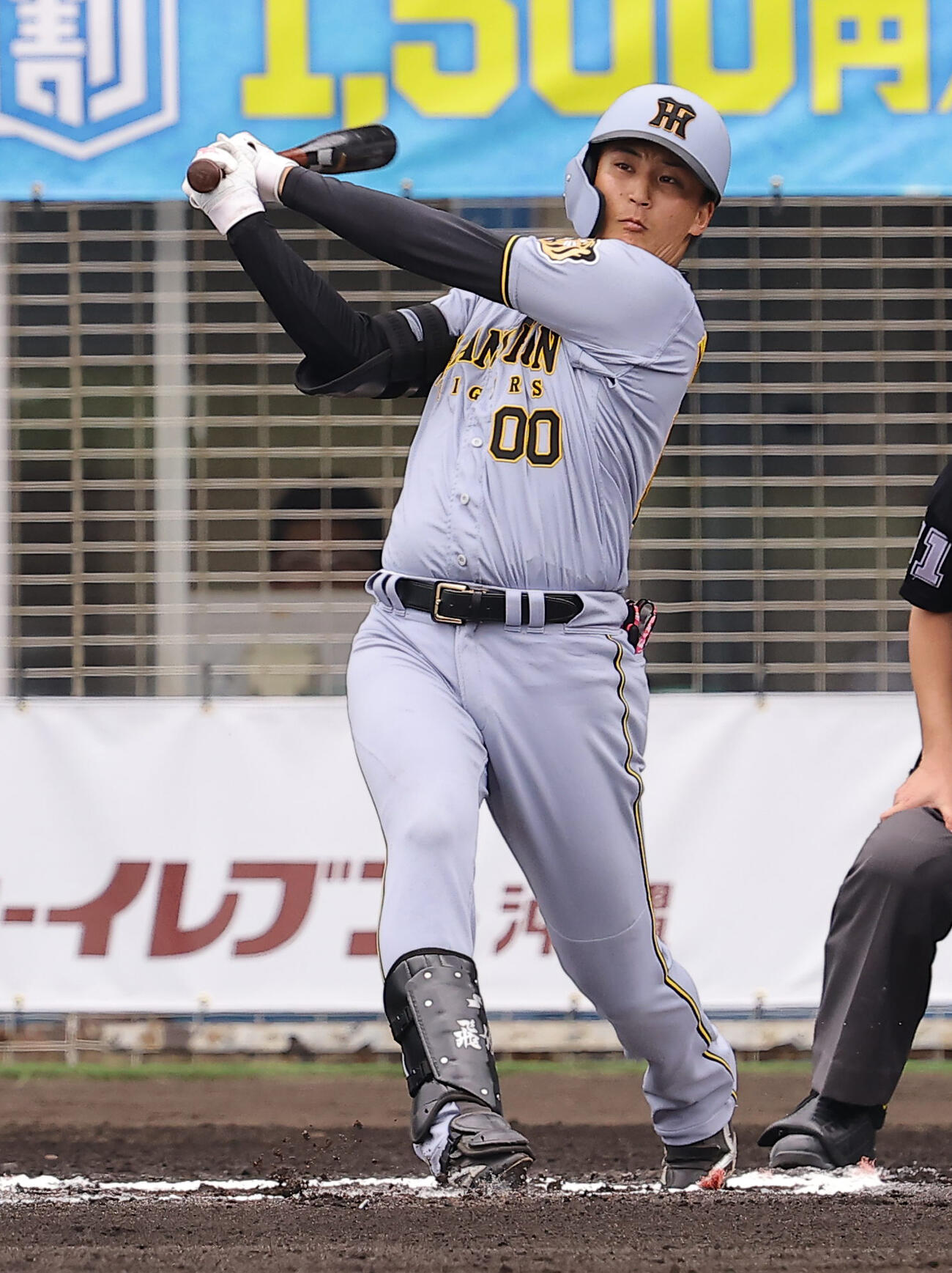 ヤクルト対阪神　6回表阪神2死、元山は安打を放つ（撮影・上田博志）