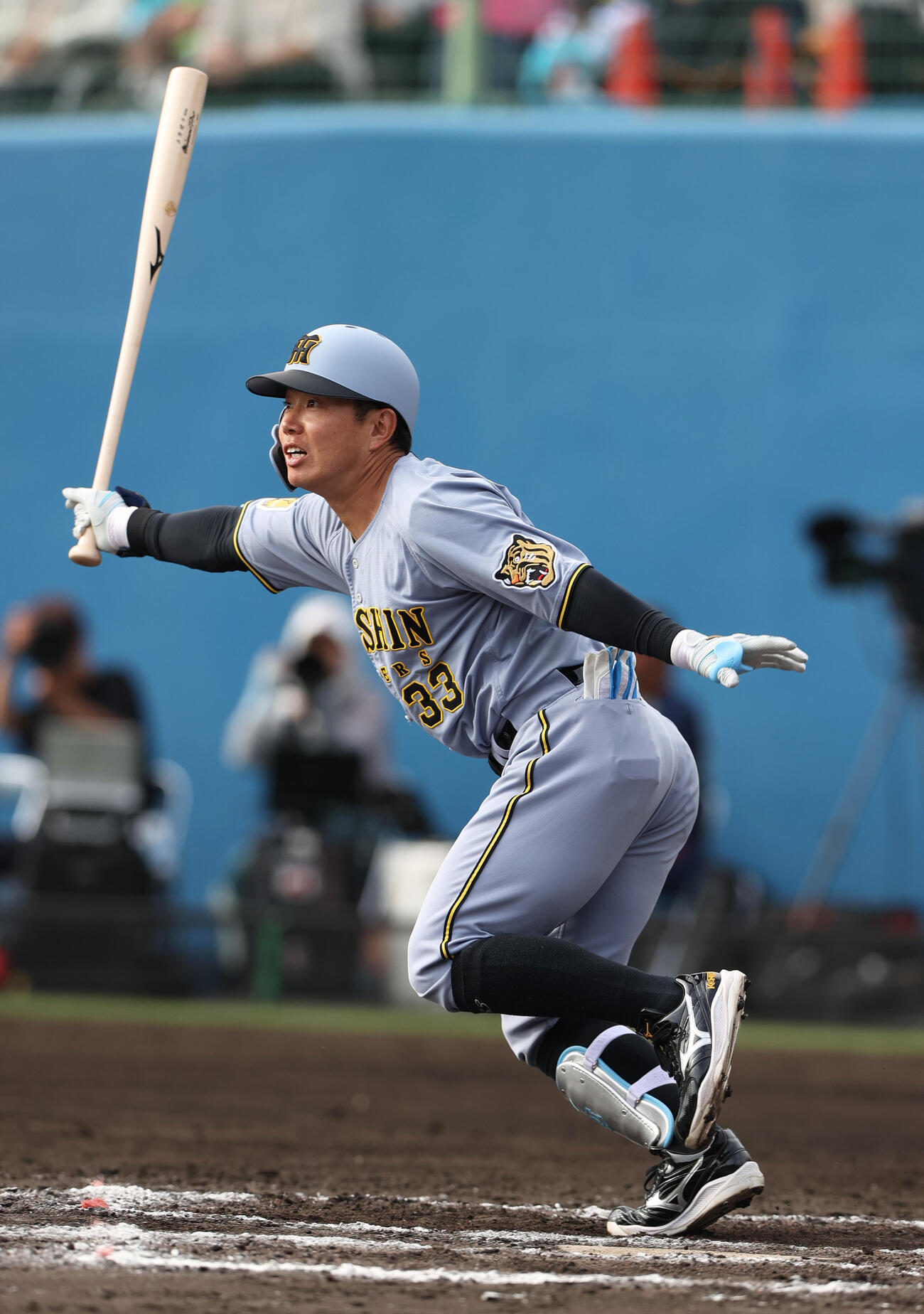 オープン戦　ヤクルト対阪神　9回表阪神1死、代打糸原健斗は左前打を放つ（撮影・上山淳一）