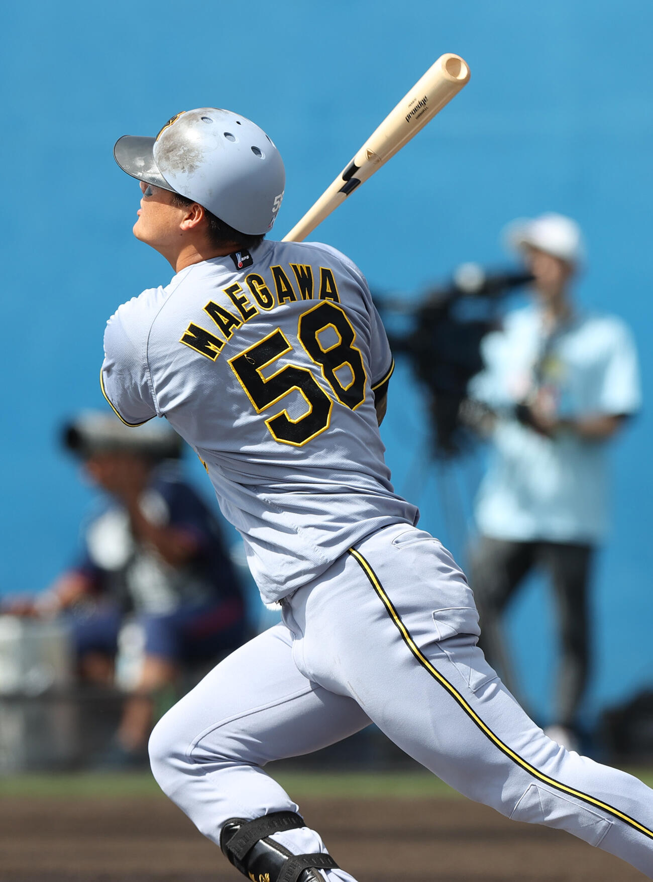 オープン戦　ヤクルト対阪神　2回表阪神1死、前川は右越え本塁打を放つ（撮影・上山淳一）