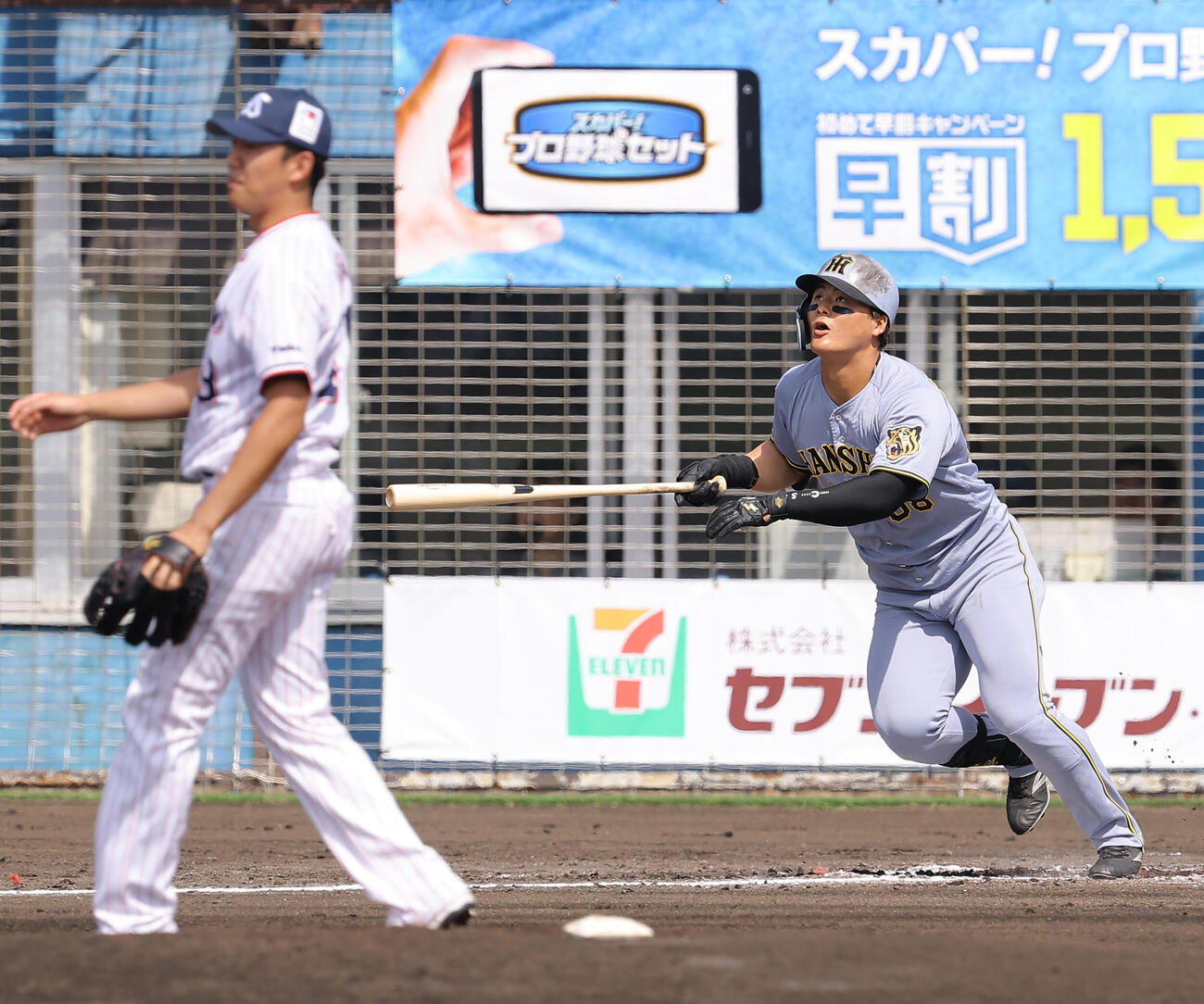 ヤクルト対阪神　2回表阪神1死、前川は奥川から先制ソロ本塁打を放つ（撮影・上田博志）