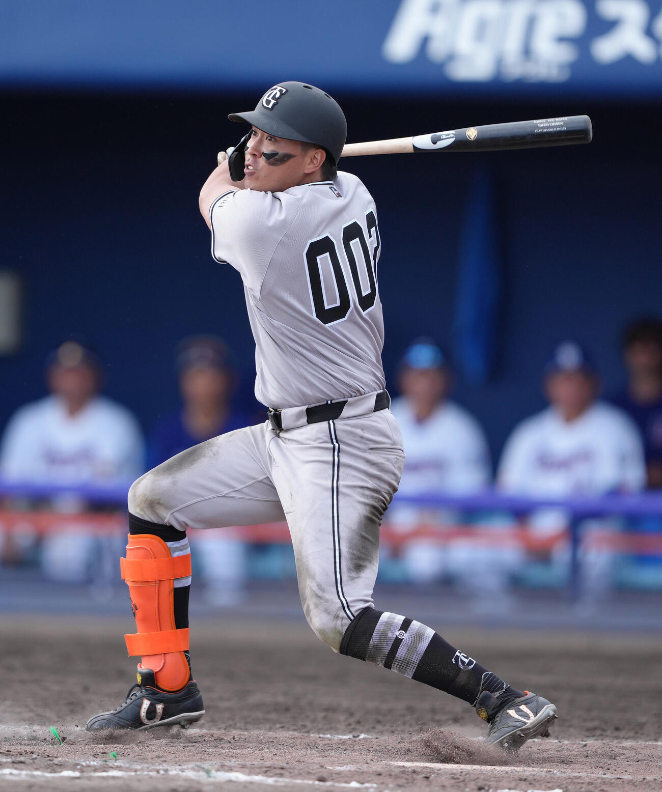 中日対巨人　9回表巨人2死一、三塁、知念は左前適時打を放つ（撮影・足立雅史）
