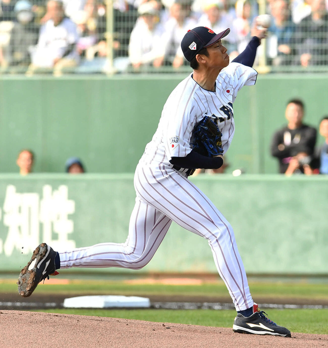 日本対ソフトバンク　日本先発の曽谷（撮影・岩下翔太）