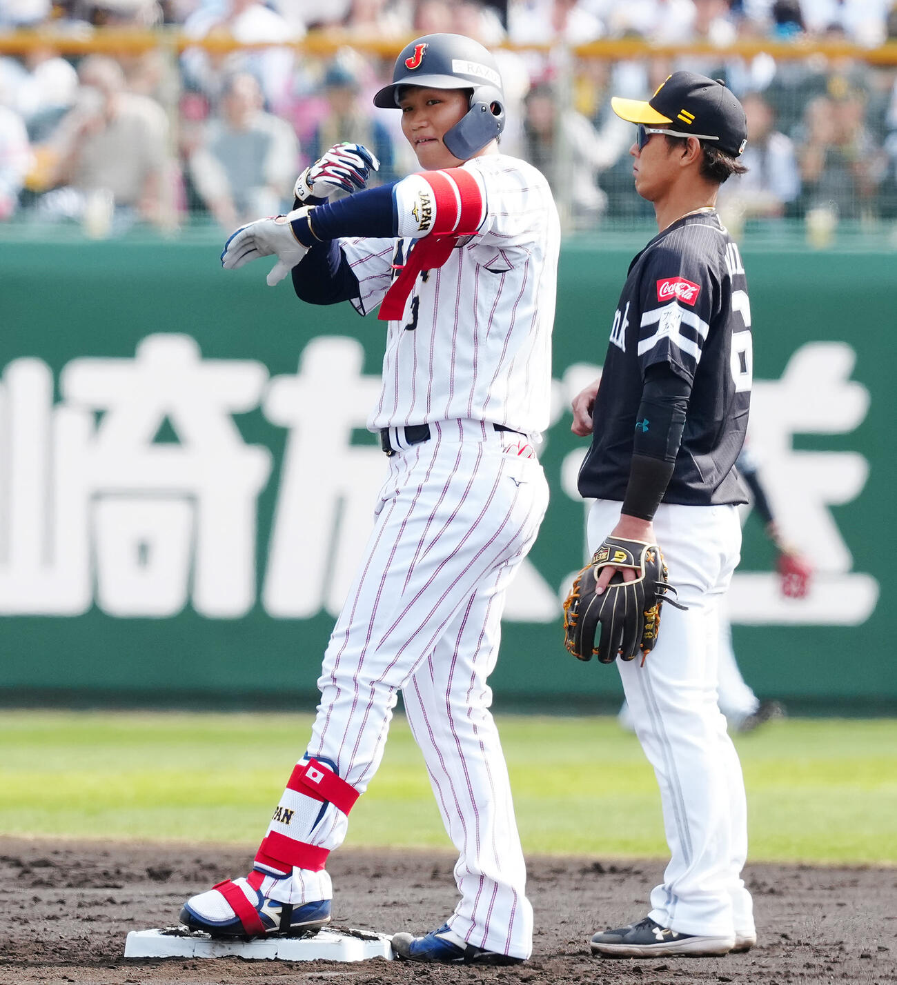 日本対ソフトバンク　1回裏日本無死満塁、適時二塁打を放ちポーズを決める森下（撮影・垰建太）