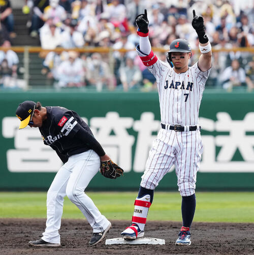 侍ジャパン】森下翔太V打含む4打点「模索中」釣りざおのリールを巻く