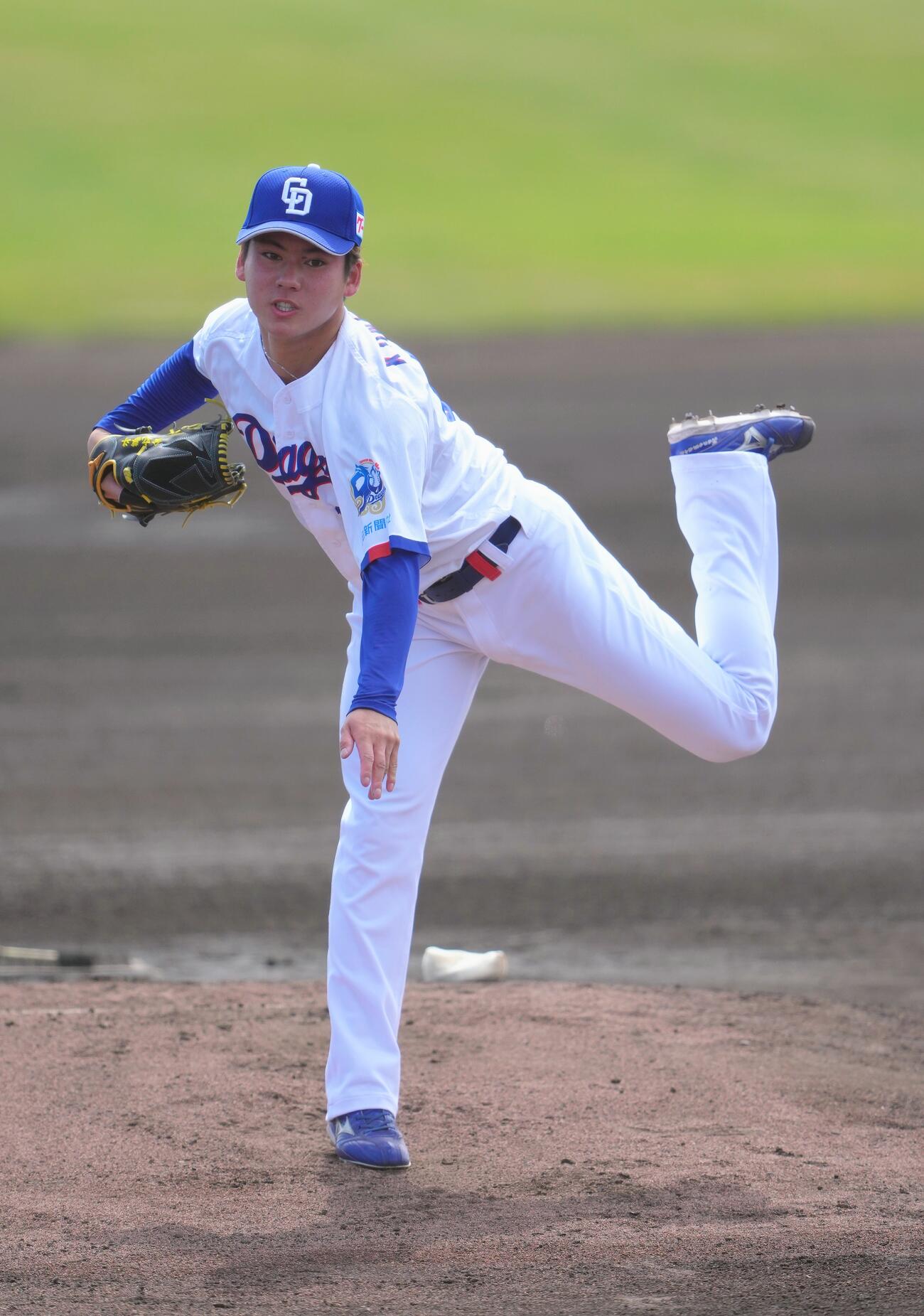 中日対巨人　中日先発の金丸（撮影・足立雅史）