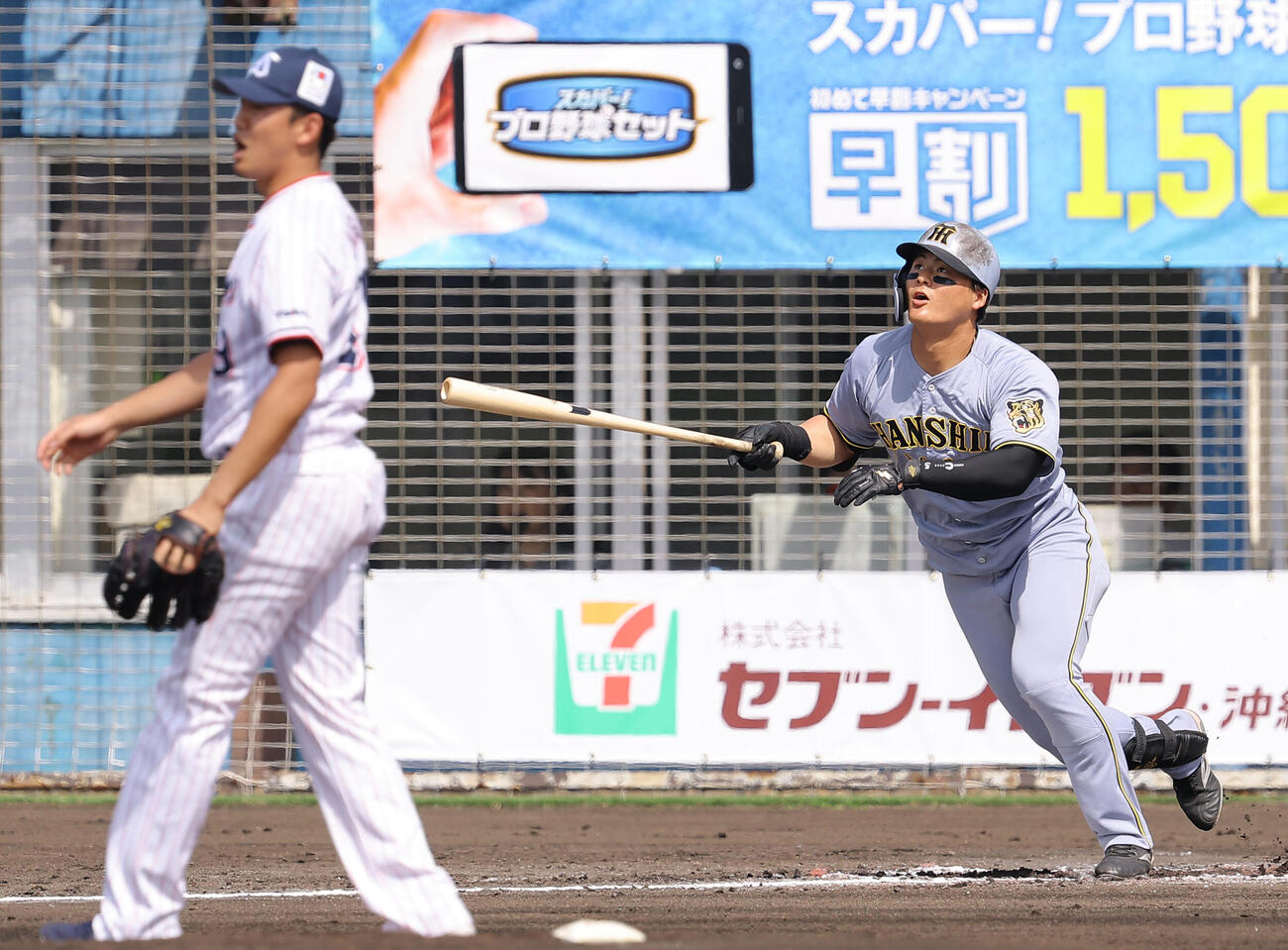 ヤクルト対阪神　2回表阪神1死、前川は奥川から先制ソロ本塁打を放つ（撮影・上田博志）
