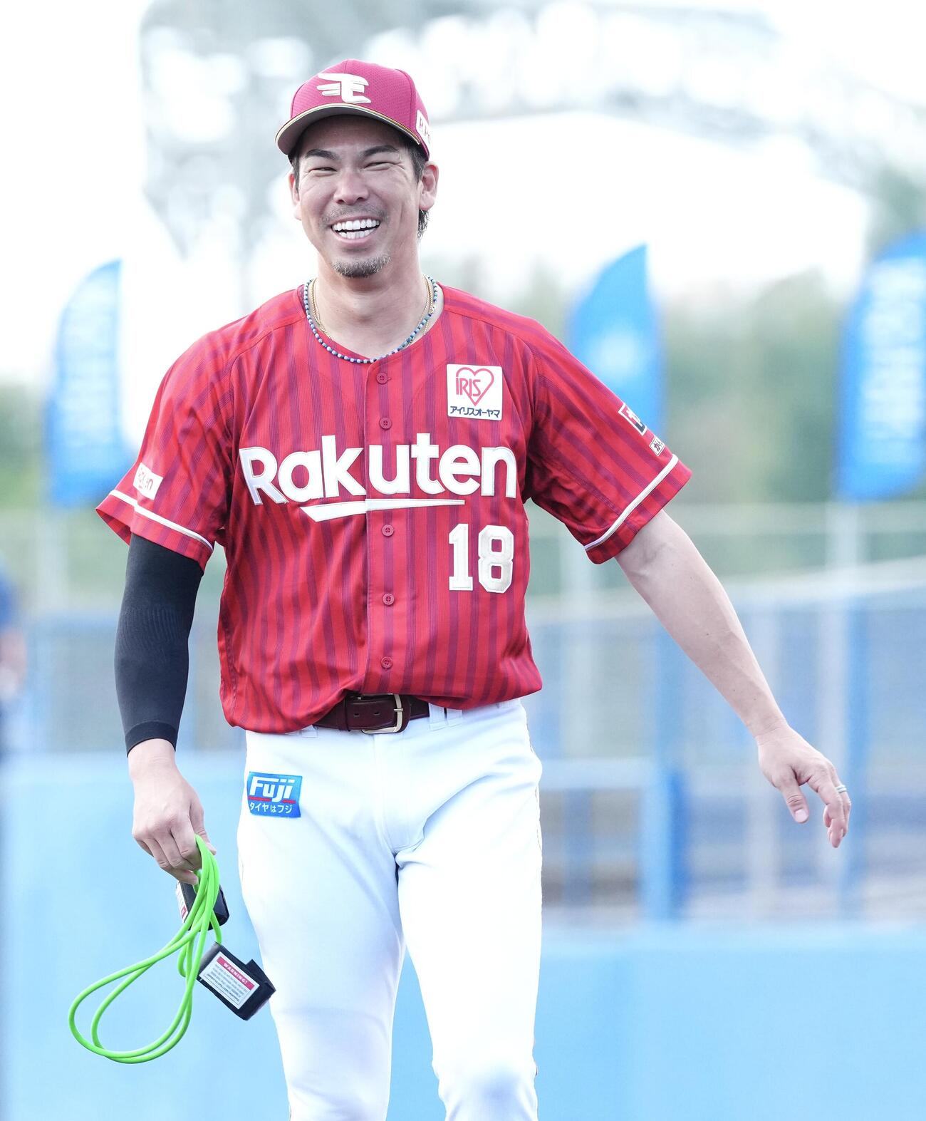 DeNA対楽天　試合前、笑顔を見せる楽天前田健（撮影・江口和貴）