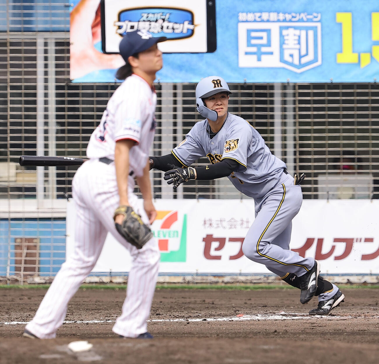 ヤクルト対阪神　5回表阪神無死一塁、中野は左前打を放つ（撮影・上田博志）