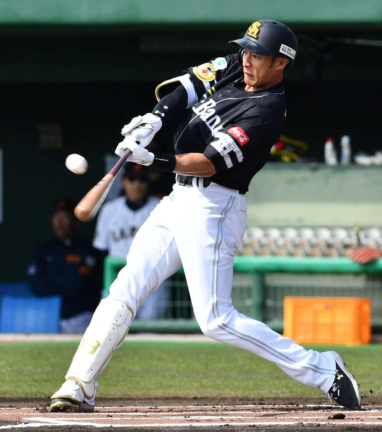 日本対ソフトバンク　1回表ソフトバンク2死一塁、柳田は右前安打を放つ（撮影・岩下翔太）