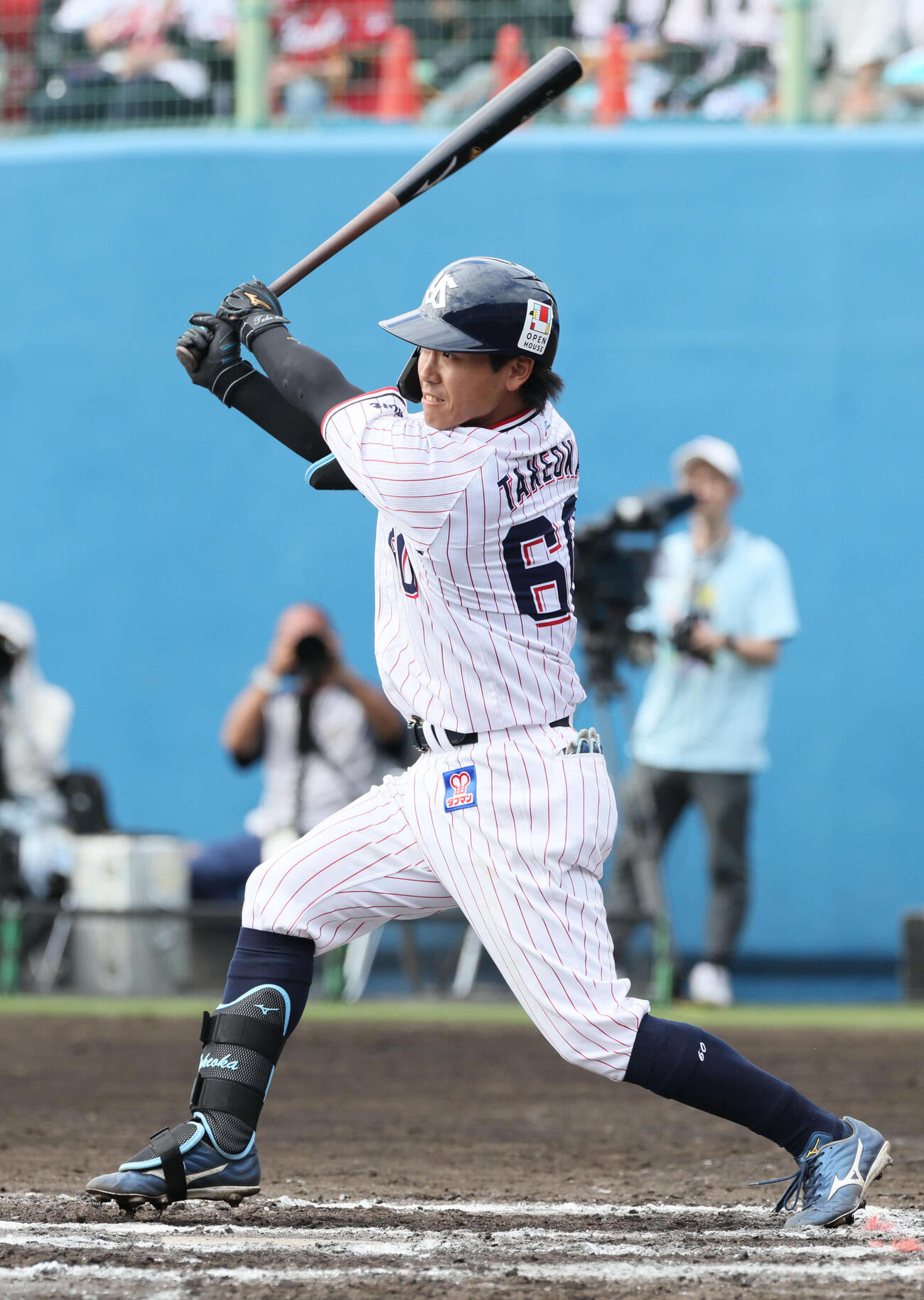 ヤクルト対広島　7回裏ヤクルト2死二、三塁、武岡は先制左適時打を放つ（撮影・加藤孝規）