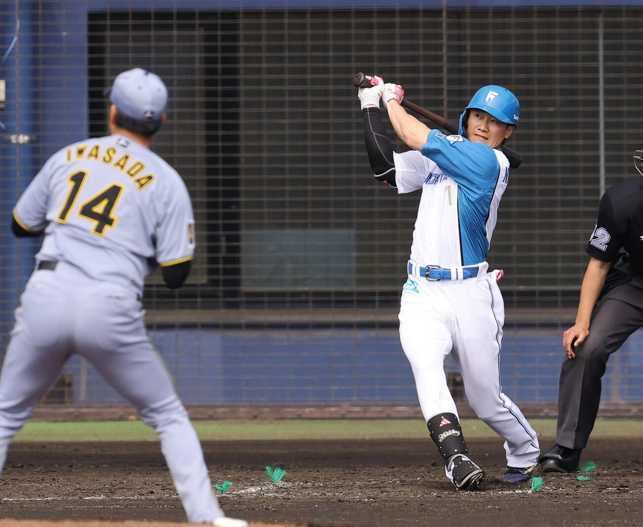 日本ハム対阪神　4回裏日本ハム1死、西川は右越えソロ本塁打を放つ（撮影・上田博志）