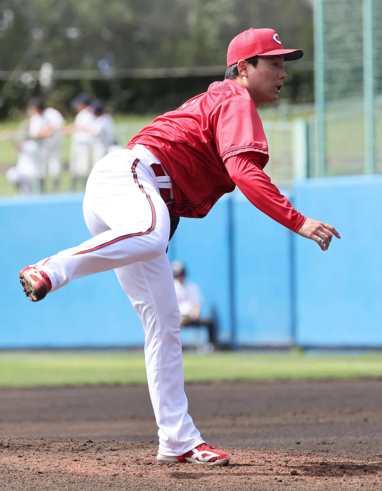 ヤクルト対広島　広島先発の栗林（撮影・加藤孝規）