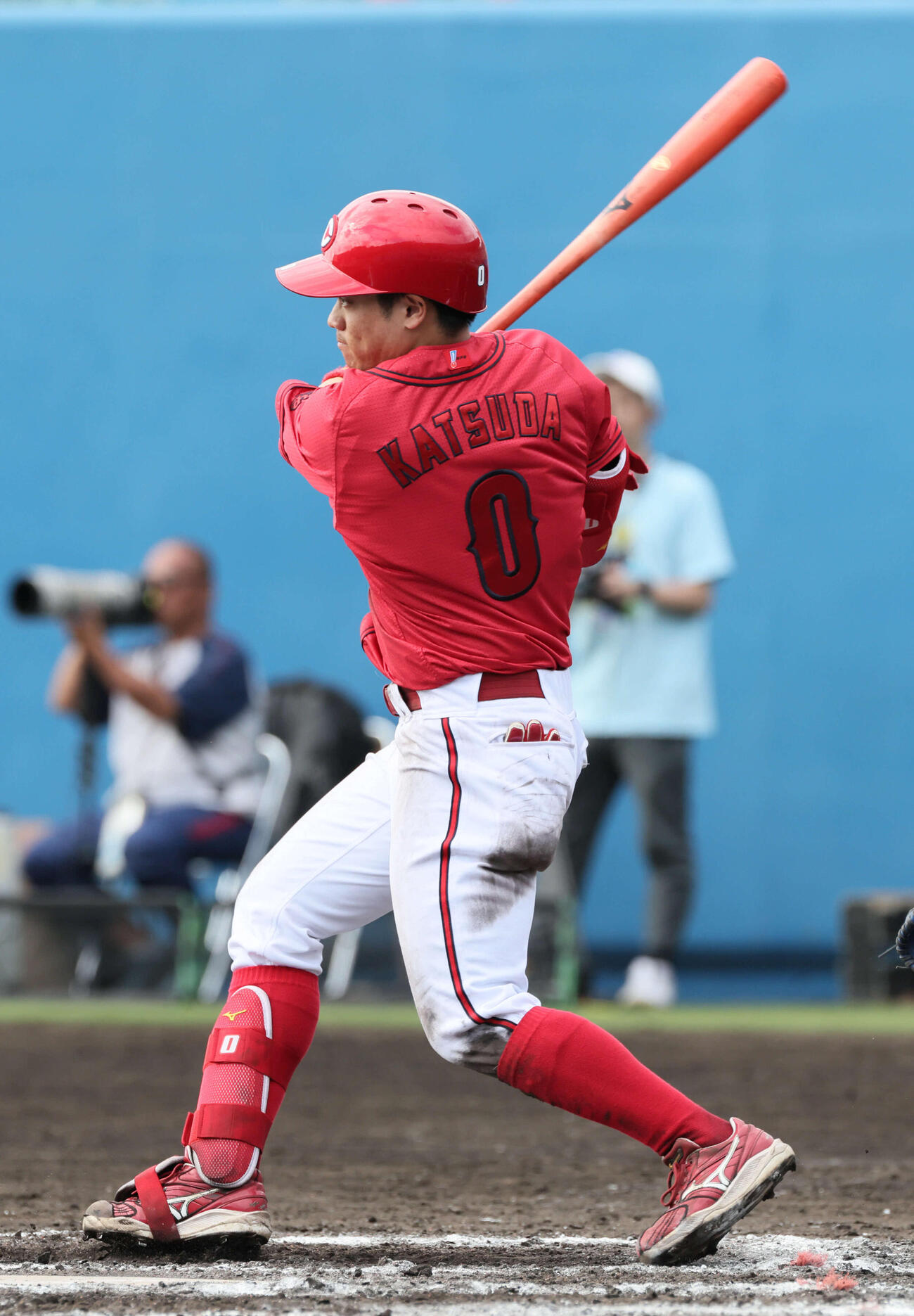ヤクルト対広島　8回表広島1死、勝田は右三塁打を放つ（撮影・加藤孝規）