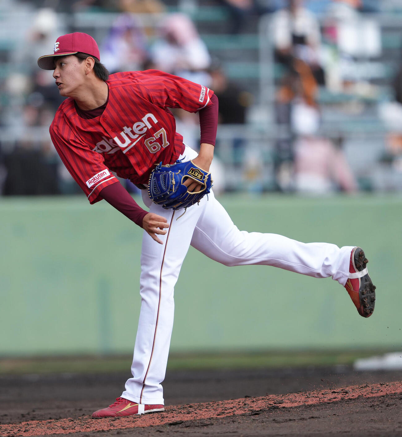 巨人対楽天　6回から登板した楽天大内（撮影・足立雅史）
