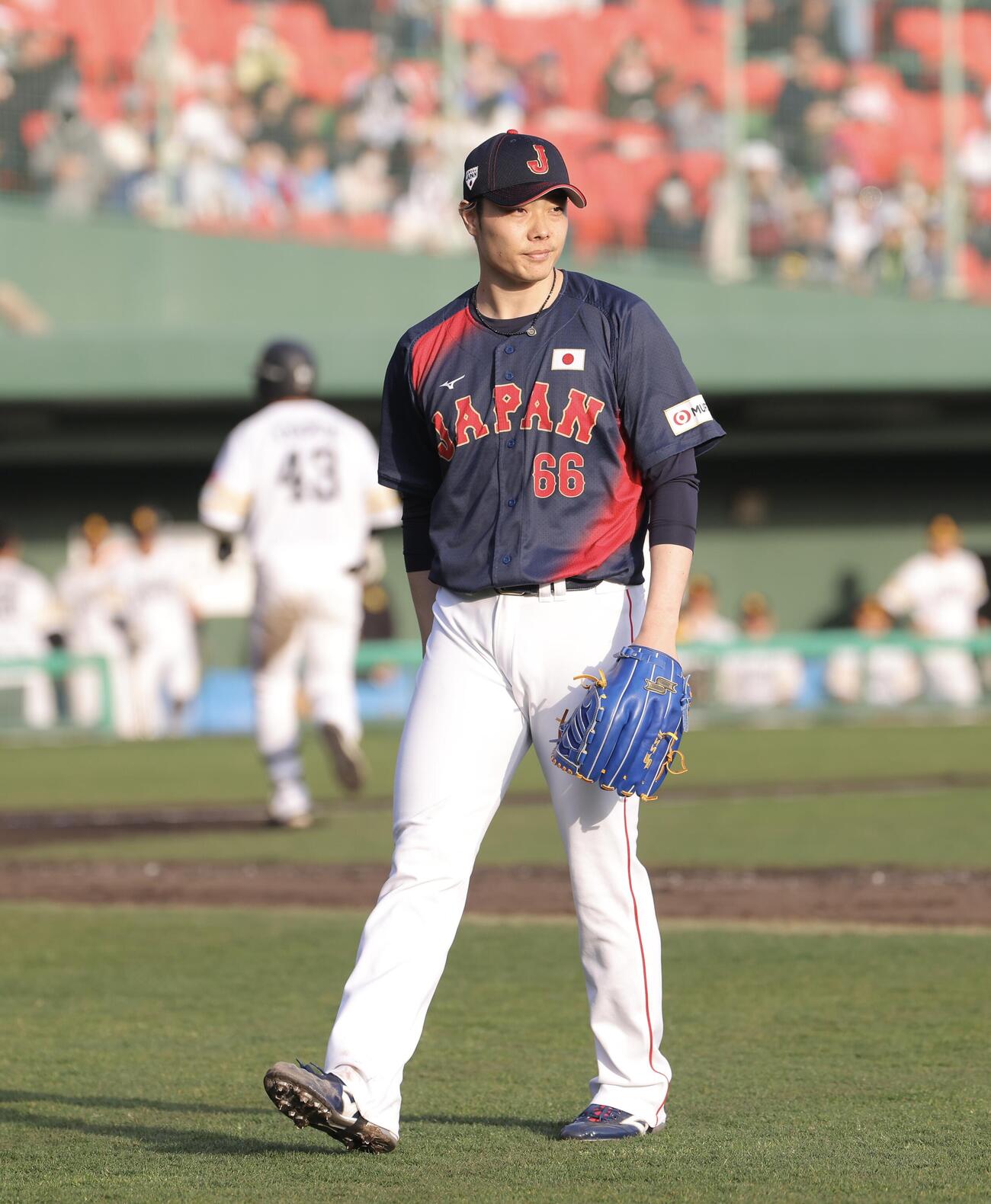 日本対ソフトバンク　9回裏を抑える松本（撮影・河田真司）