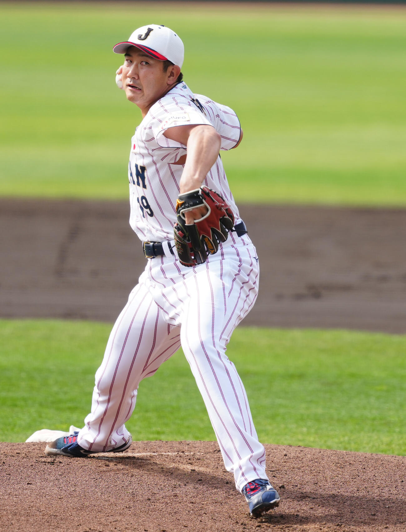 ライブBPで投げ込む菅野（撮影・垰建太）