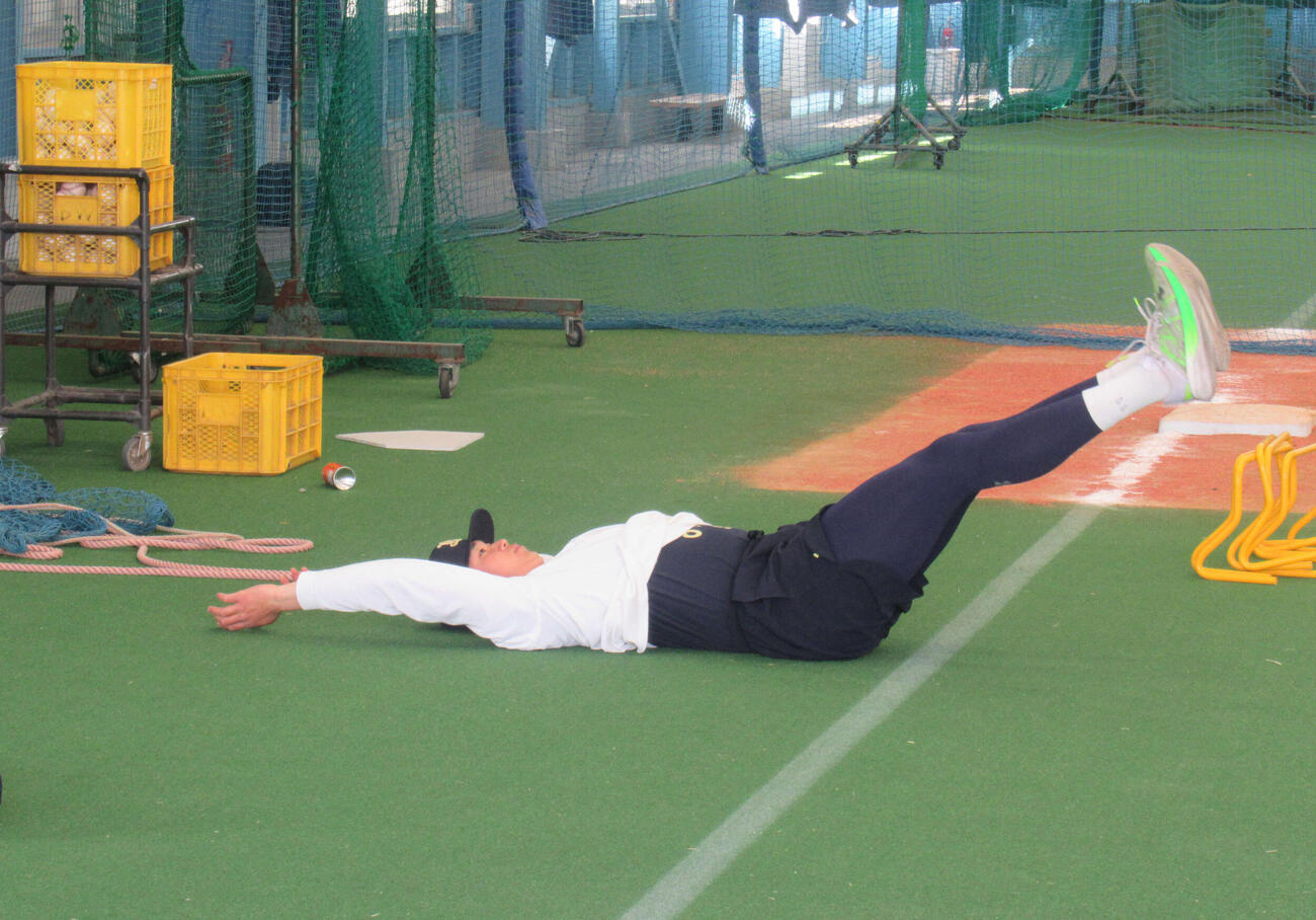 休日返上でトレーニングをするオリックス山下
